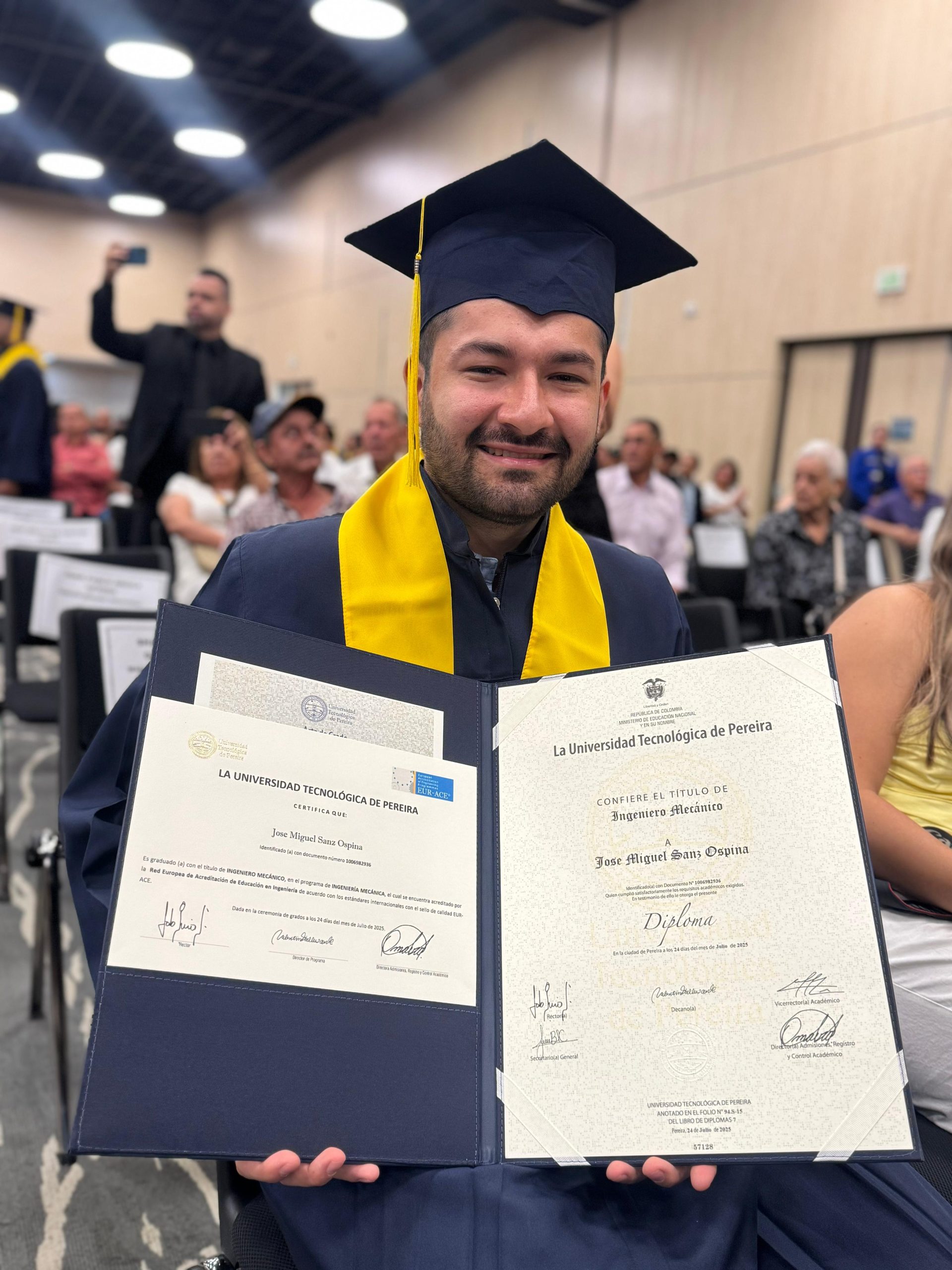 A José Miguel Sanz Ospina siempre le apasionó aprender. Desde muy joven disfrutaba resolver problemas, descubrir cómo funcionan las cosas y aplicar la lógica. Su gusto por las matemáticas, la programación, el deporte y la música lo llevaron a encontrar en la ingeniería un camino a seguir y hoy gracias a su dedicación y como recién graduado del programa de Ingeniería Mecánica de la Facultad de Mecánica Aplicada de la UTP, está a punto de iniciar uno de los retos más grandes de su vida: un doctorado en Ingeniería en la University of Wisconsin–Madison, una de las universidades más prestigiosas de Estados Unidos.