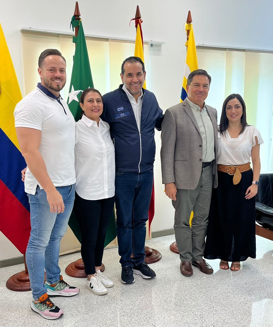 La Universidad Tecnológica de Pereira fue escenario de la visita institucional del Fondo de Desarrollo de la Educación Superior – FODESEP, encabezada por su gerente, Andrés Vásquez, quien sostuvo un encuentro con las directivas de la institución.