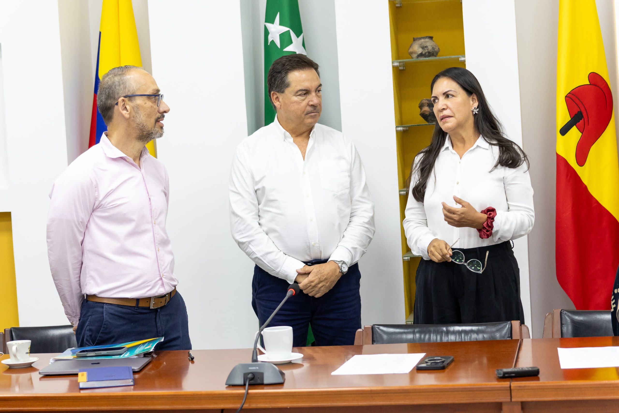 La Universidad Tecnológica de Pereira cuenta oficialmente con nuevos representantes profesorales ante el Consejo Académico, tras la posesión de los profesores Patricia Carvajal Olaya y Jairo Alberto Mendoza, quienes fueron elegidos por dicho estamento para un nuevo periodo de representación.