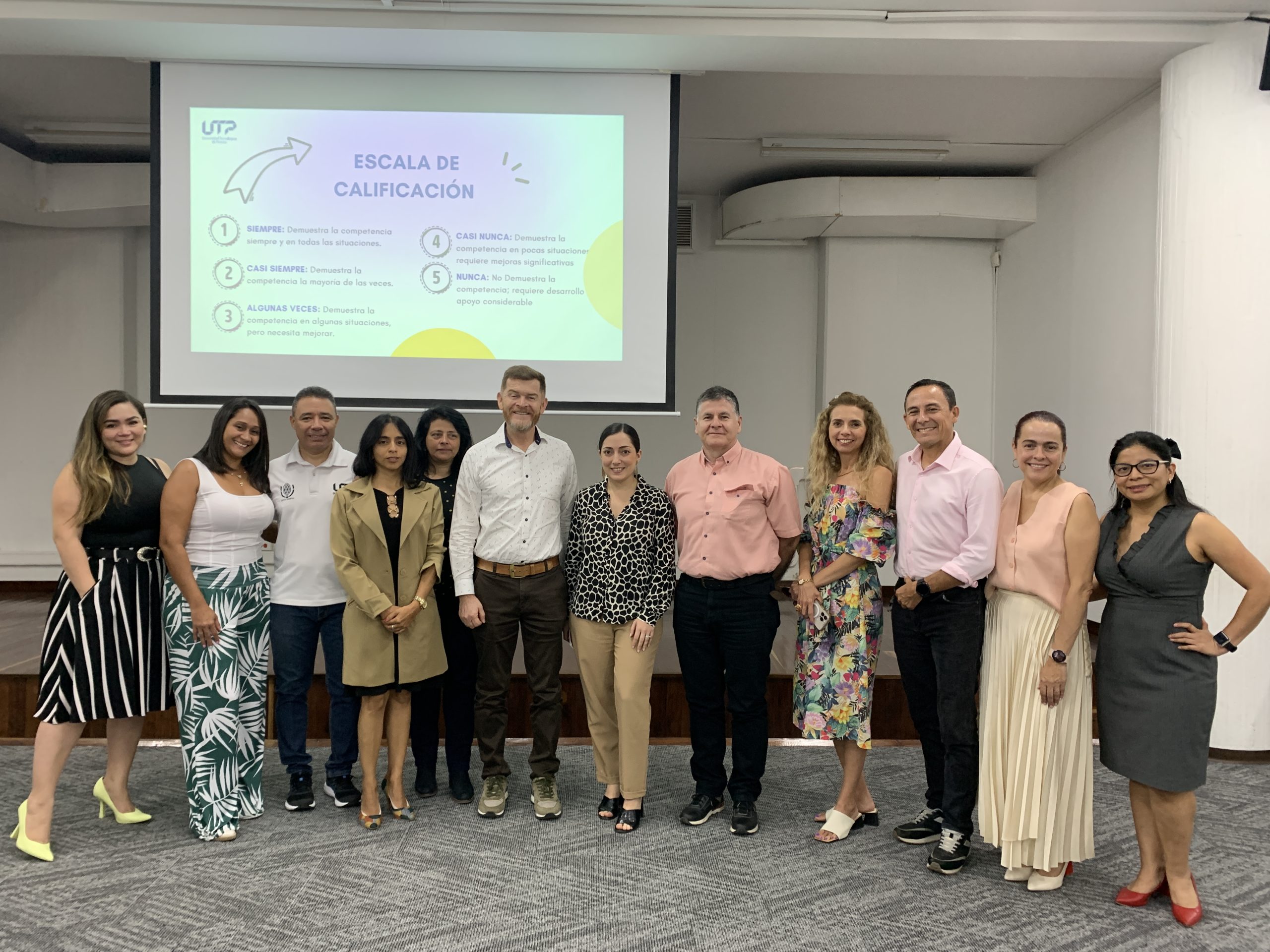 La Universidad Tecnológica de Pereira, a través de Gestión del Talento Humano, ha iniciado una jornada de sensibilización sobre la importancia de la evaluación de desempeño.  Esta sesión fue liderada por Ángela Ocampo Mosquera, facilitadora del equipo de desarrollo humano, cuyo objetivo principal es fortalecer el liderazgo y mejorar las competencias de los equipos de trabajo de la Institución.  