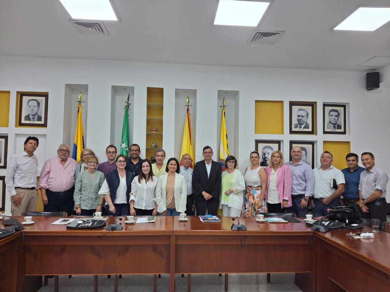 La Universidad Tecnológica de Pereira recibió a una delegación de la Universidad Politécnica de Madrid (UPM), encabezada por Virginia Diaz Barcos, Vicerrectora adjunta de cooperación internacional,, Isabel Carrillo Ramiro, directora de la Escuela Técnica Superior de Ingeniería y Diseño Industrial, y Eutiquio Gallego Vázquez, subdirector de Investigación, Postgrado e Internacionalización de la Escuela Técnica Superior de Ingeniería Agronómica, Alimentaria y de Biosistemas. 