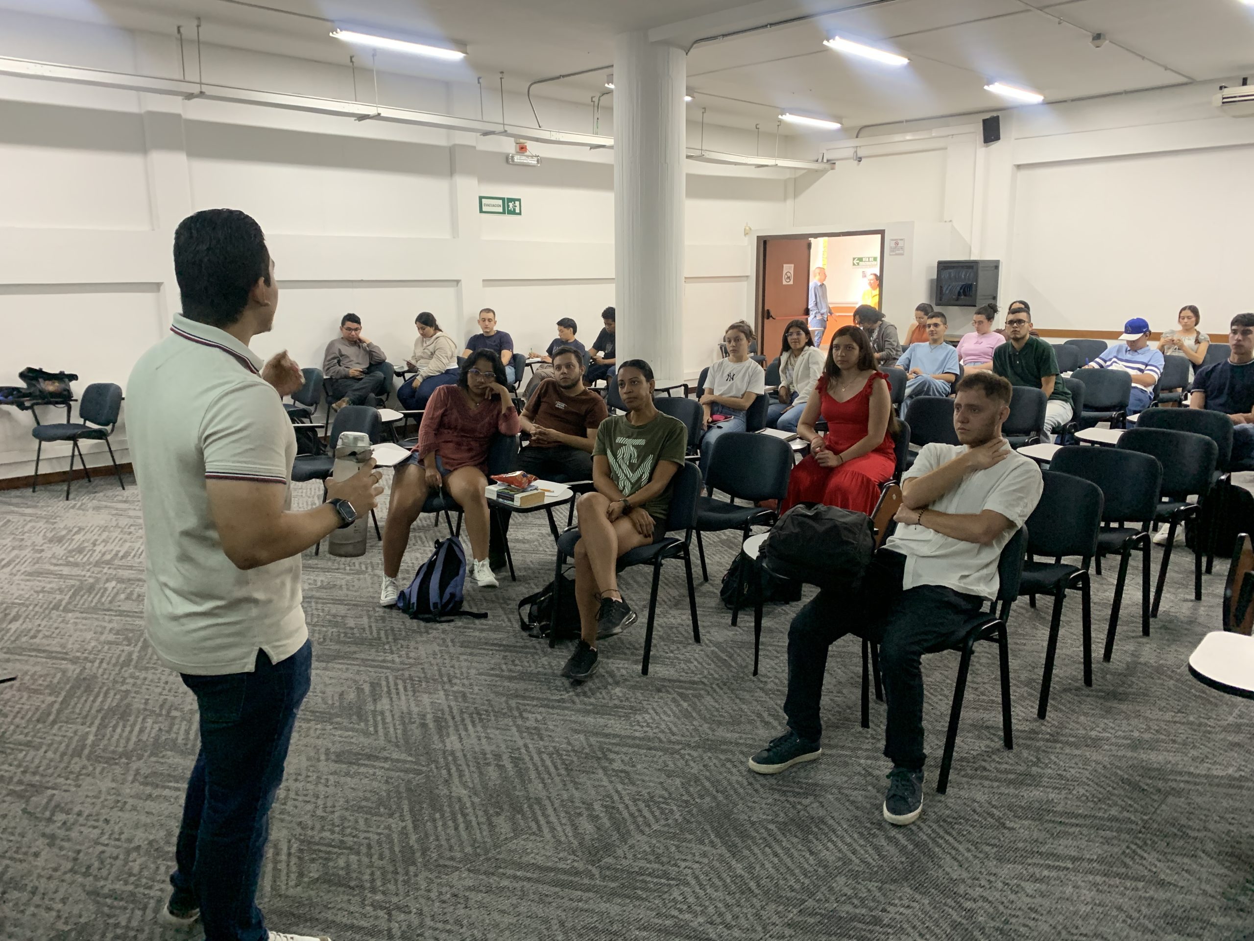 La Universidad Tecnológica de Pereira, la Bolsa de Empleo UTP, en colaboración con el programa Renta Joven, realizó una capacitación especial dirigida a estudiantes beneficiarios, centrada en mejorar sus habilidades para enfrentar el mundo laboral. 