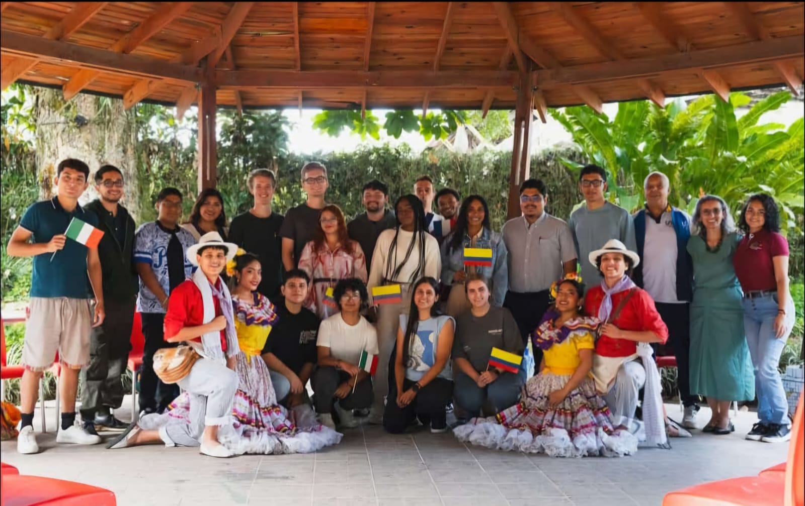 Yoselin Rocio Santacruz Bueno, estudiante de la Universidad Autónoma de Tlaxcala, comparte su experiencia en la UTP y destaca la organización y compromiso de la Facultad de Educación con la formación integral. 