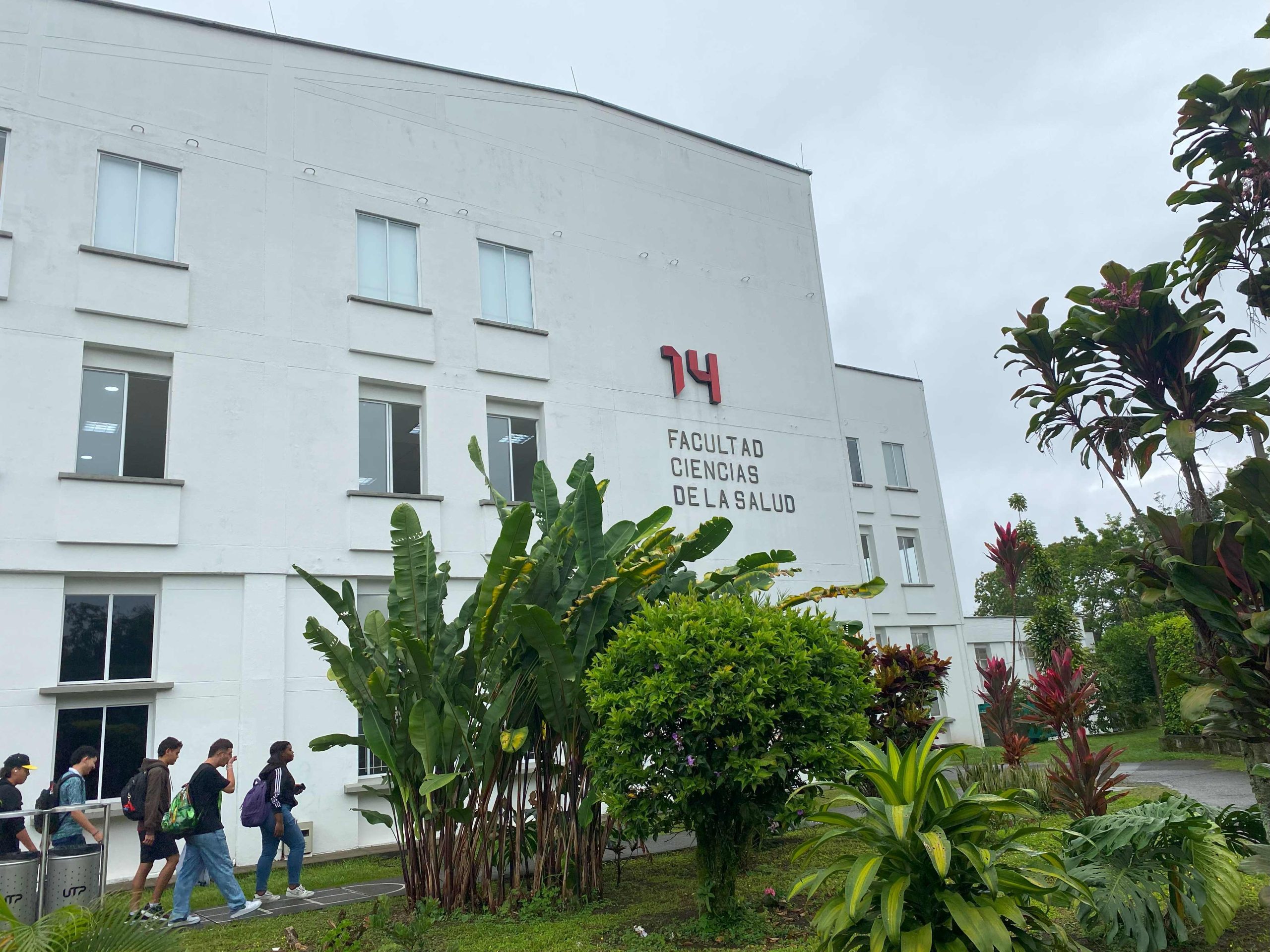 La Universidad Tecnológica de Pereira recibió la renovación del registro calificado para su Maestría en Gerencia de Sistemas de Salud, consolidando así su compromiso con la excelencia académica y la formación de profesionales altamente capacitados para liderar los desafíos del sistema de salud en Colombia.