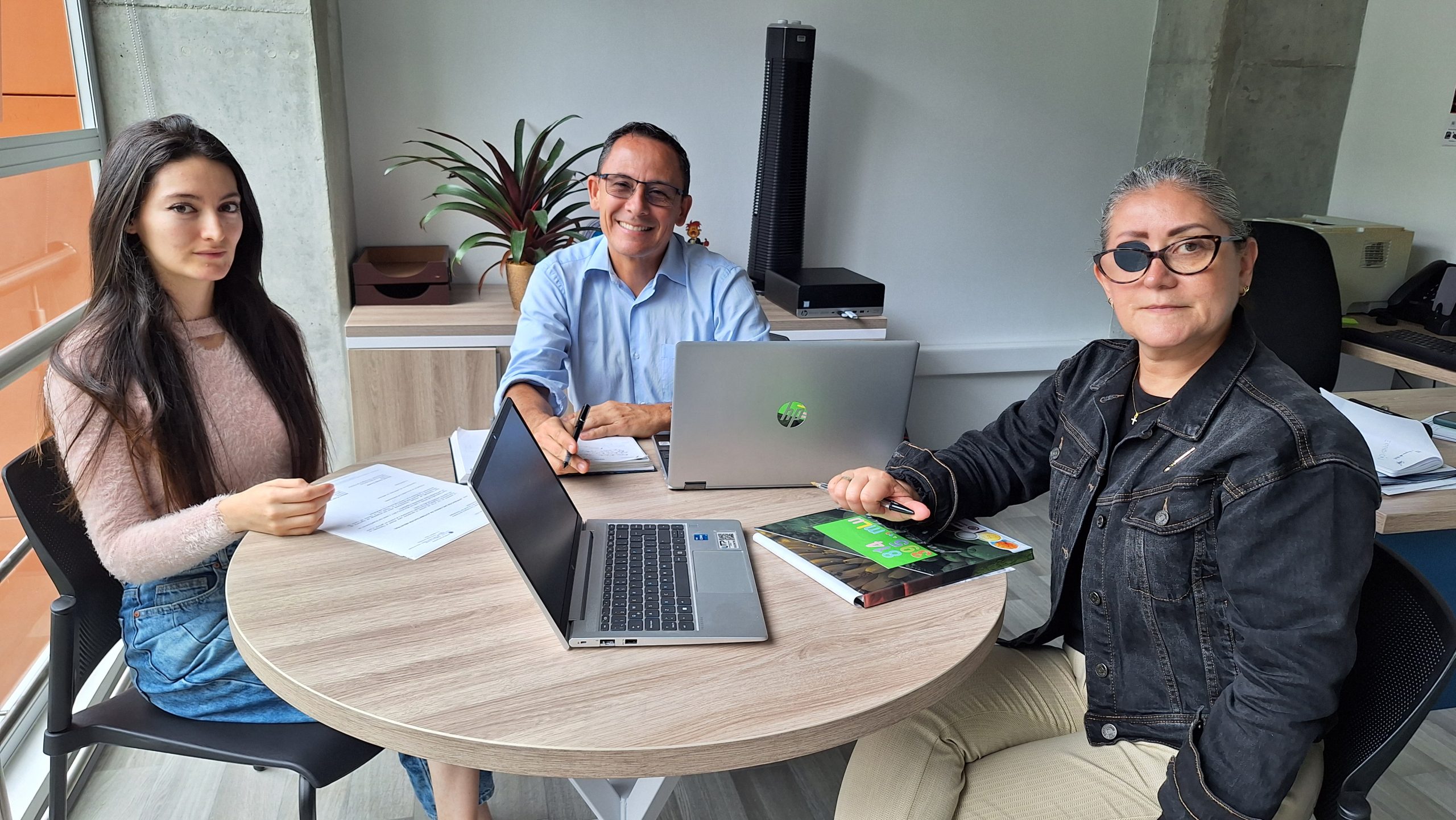Comprometida con el desarrollo del conocimiento aplicado y la transformación social del entorno, la Facultad de Tecnología de la Universidad Tecnológica de Pereira avanza en la consolidación de su Unidad de Extensión, una iniciativa que articula las capacidades académicas, tecnológicas y humanas de sus programas para responder a las demandas del sector externo. 