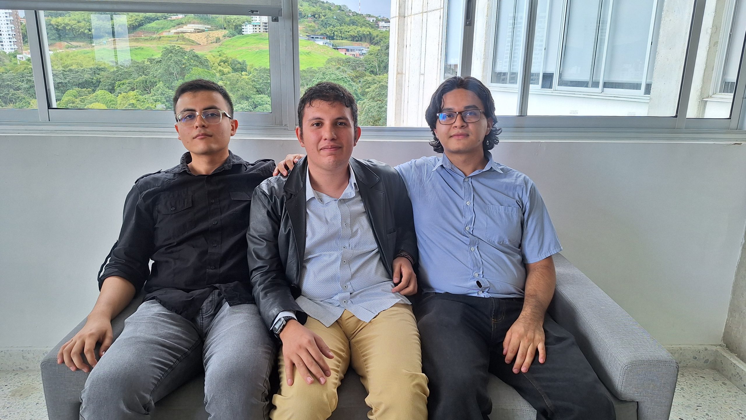 Desde la Facultad de Ingenierías de la Universidad Tecnológica de Pereira, un grupo de estudiantes se alista para representar a Colombia en ROBOUAQ 2025, una de las competencias de robótica más relevantes del continente, que tendrá lugar en la Universidad Autónoma de Querétaro, México.