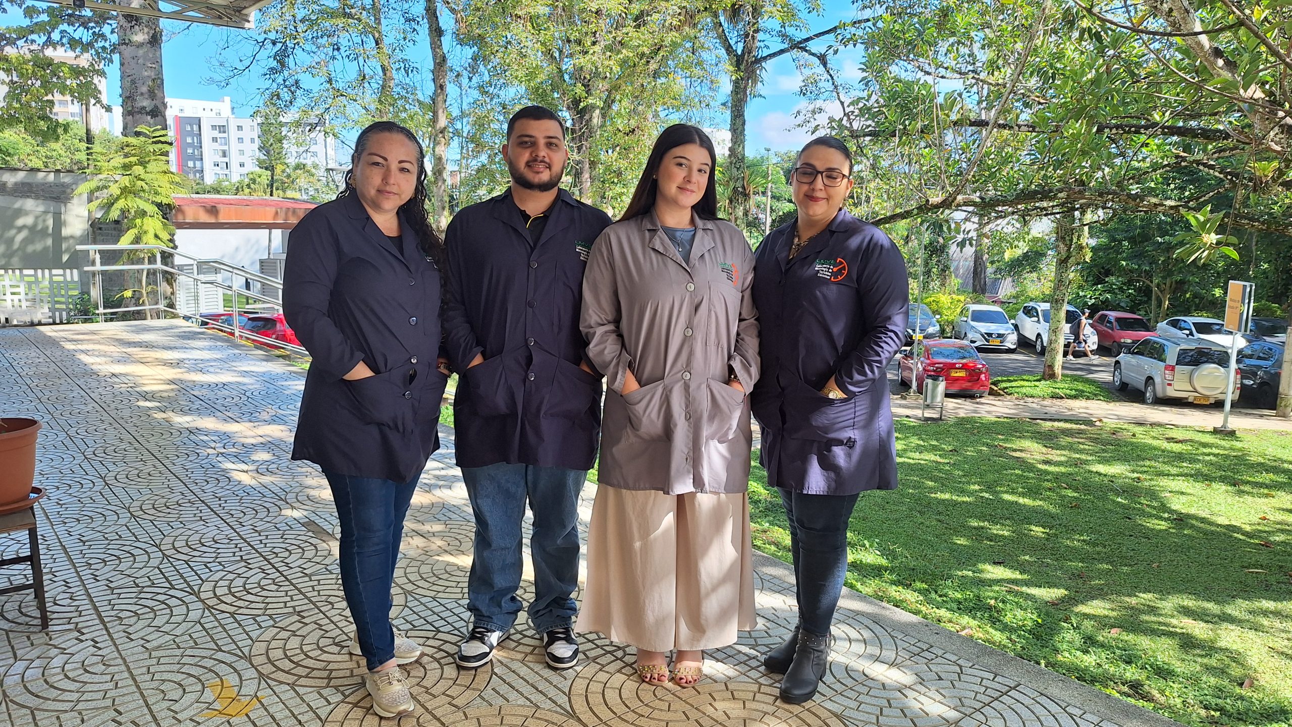 En la Facultad de Ciencias Básicas de la Universidad Tecnológica de Pereira se encuentra un laboratorio que no solo desempeña un rol crucial en la educación e investigación, sino también en el sector industrial y empresarial del país: el Laboratorio de Metrología de Variables Eléctricas.