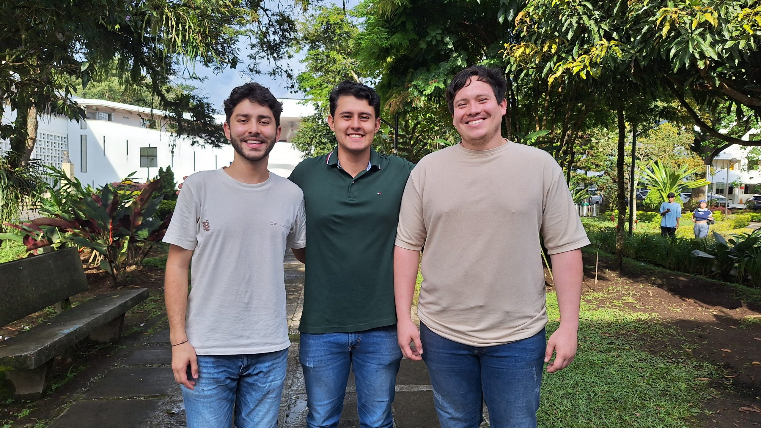 En los pasillos de la Facultad de Mecánica Aplicada de la Universidad Tecnológica de Pereira, una nueva generación de líderes estudiantiles está dando forma al futuro de su carrera. Desde la creación de espacios académicos y culturales hasta la gestión de recursos y la visibilización de su identidad, los representantes del programa de Ingeniería Civil están demostrando que ser estudiante va más allá de cursar materias: implica ser parte activa del cambio.