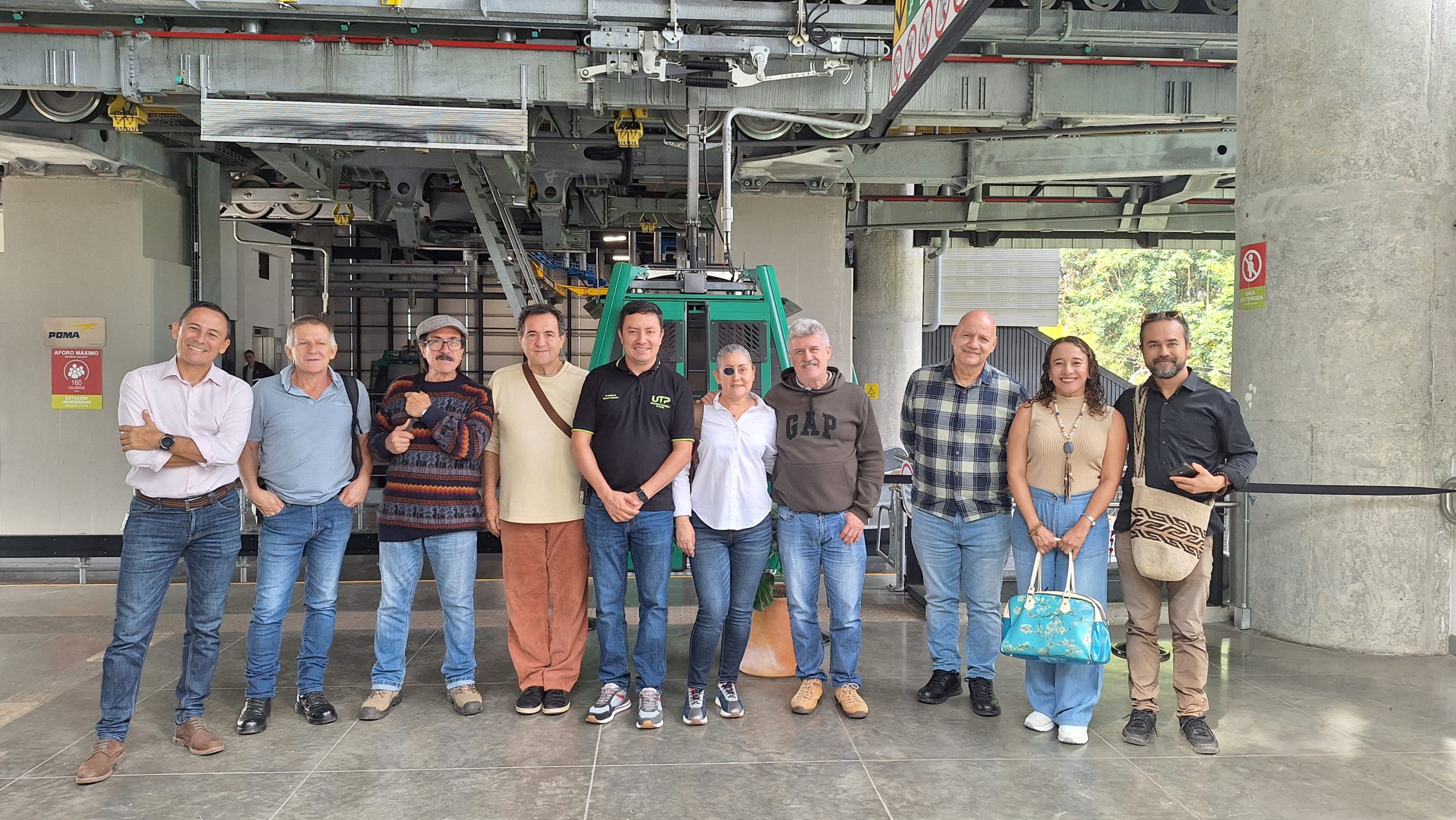 La Facultad de Tecnología de la Universidad Tecnológica de Pereira participa activamente en el curso de sostenibilidad ambiental, una iniciativa liderada por la Vicerrectoría Académica y el equipo de Extensión Universitaria de la Escuela de Artes Visuales, con el propósito de integrar principios de sostenibilidad en los procesos formativos de la institución.