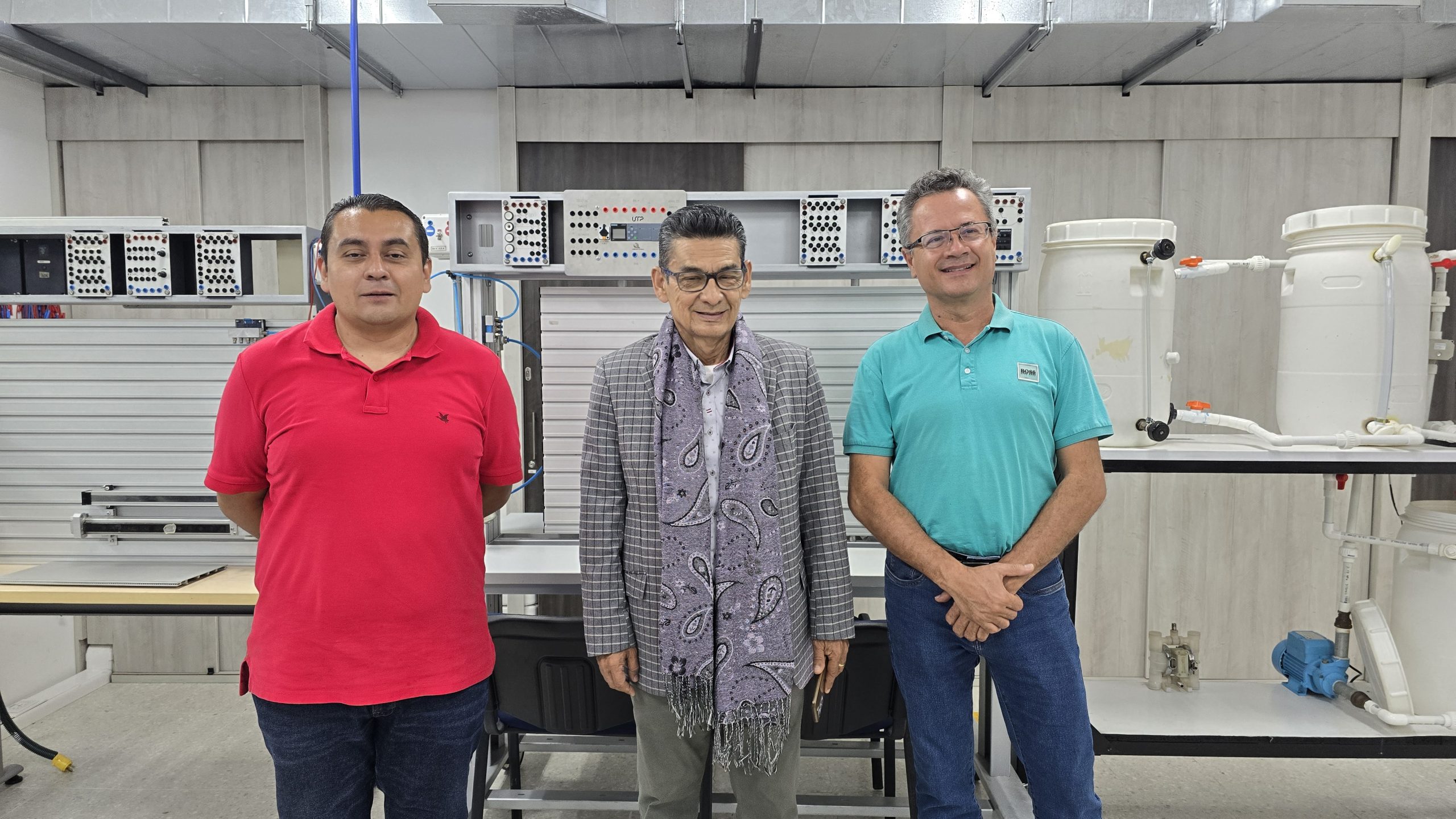 Desde la Facultad de Tecnología de la Universidad Tecnológica de Pereira se gesta una propuesta innovadora que busca revolucionar el sector agrícola de Risaralda y del país: un sistema metodológico para el seguimiento de las características fisicoquímicas del aguacate Hass de exportación, mediante análisis espectral y herramientas de agricultura de precisión.