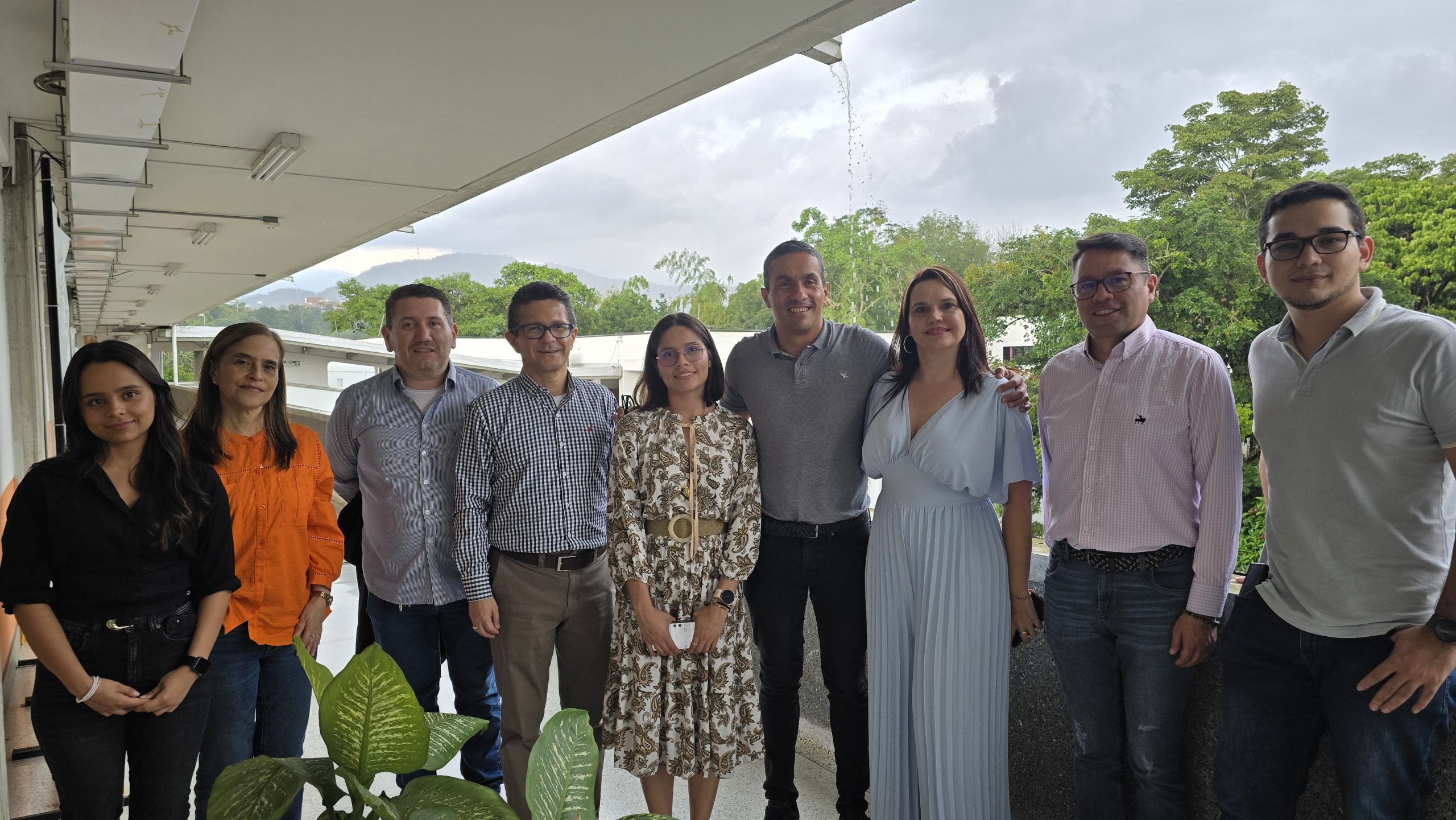 El pasado viernes se realizó en la Universidad Tecnológica de Pereira el acto de cierre de la visita oficial de la Unidad de Planeación Minero-Energética (UPME) y la Universidad Autónoma del Occidente, como parte del establecimiento del nuevo Centro de Evaluación Industrial en la UTP, una iniciativa que busca impulsar la eficiencia energética en la región.