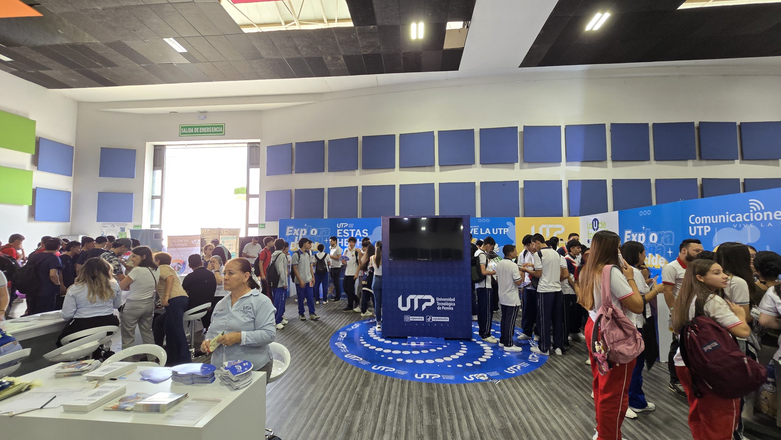Pereira vibra con conocimiento, inspiración y futuro. Este martes 16 de septiembre inició en Expofuturo la edición 2025 de Expo U, uno de los eventos académicos más grandes del Eje Cafetero, organizado por El Diario del Otún. Durante dos días, más de 15.000 estudiantes de grado 10 y 11 de instituciones educativas públicas y privadas de Risaralda se darán cita para explorar las múltiples opciones de formación profesional que ofrece la región y el país.