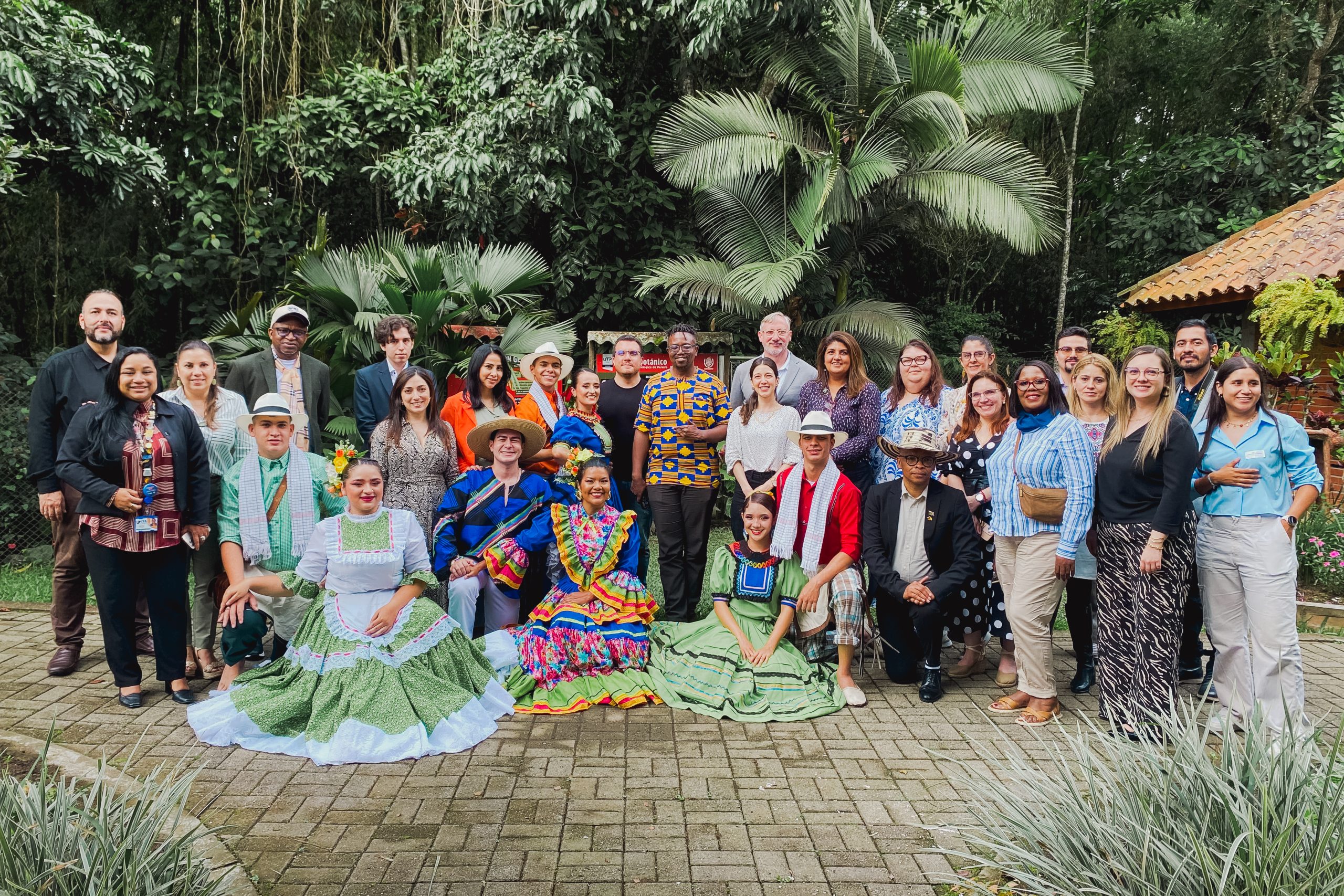 Con la visita oficial de la delegación sudafricana a la Universidad Tecnológica de Pereira a través de la Oficina de Relaciones Internacionales ORI, se llevó a cabo con éxito el cierre del proyecto GLOSOUTH – Colombia-South Africa Initiative, una apuesta por la cooperación Sur-Sur que, durante el último año, fortaleció los vínculos académicos, científicos y culturales entre Colombia y Sudáfrica.
