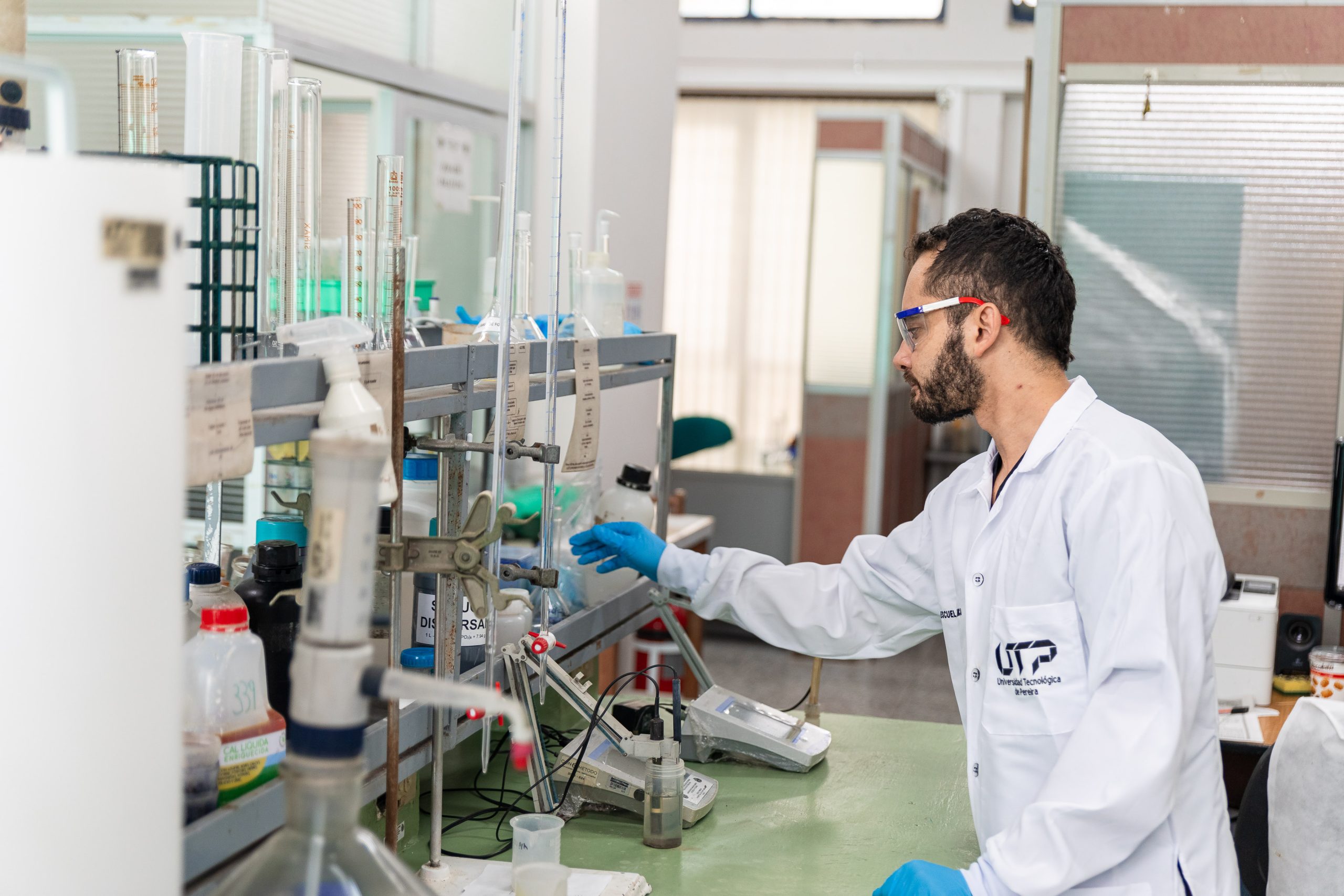 Con 156 laboratorios al servicio de la docencia, la investigación y la extensión, la Universidad Tecnológica de Pereira fortalece su papel como actor clave en la transferencia de saberes, la prestación de servicios especializados y el desarrollo regional.