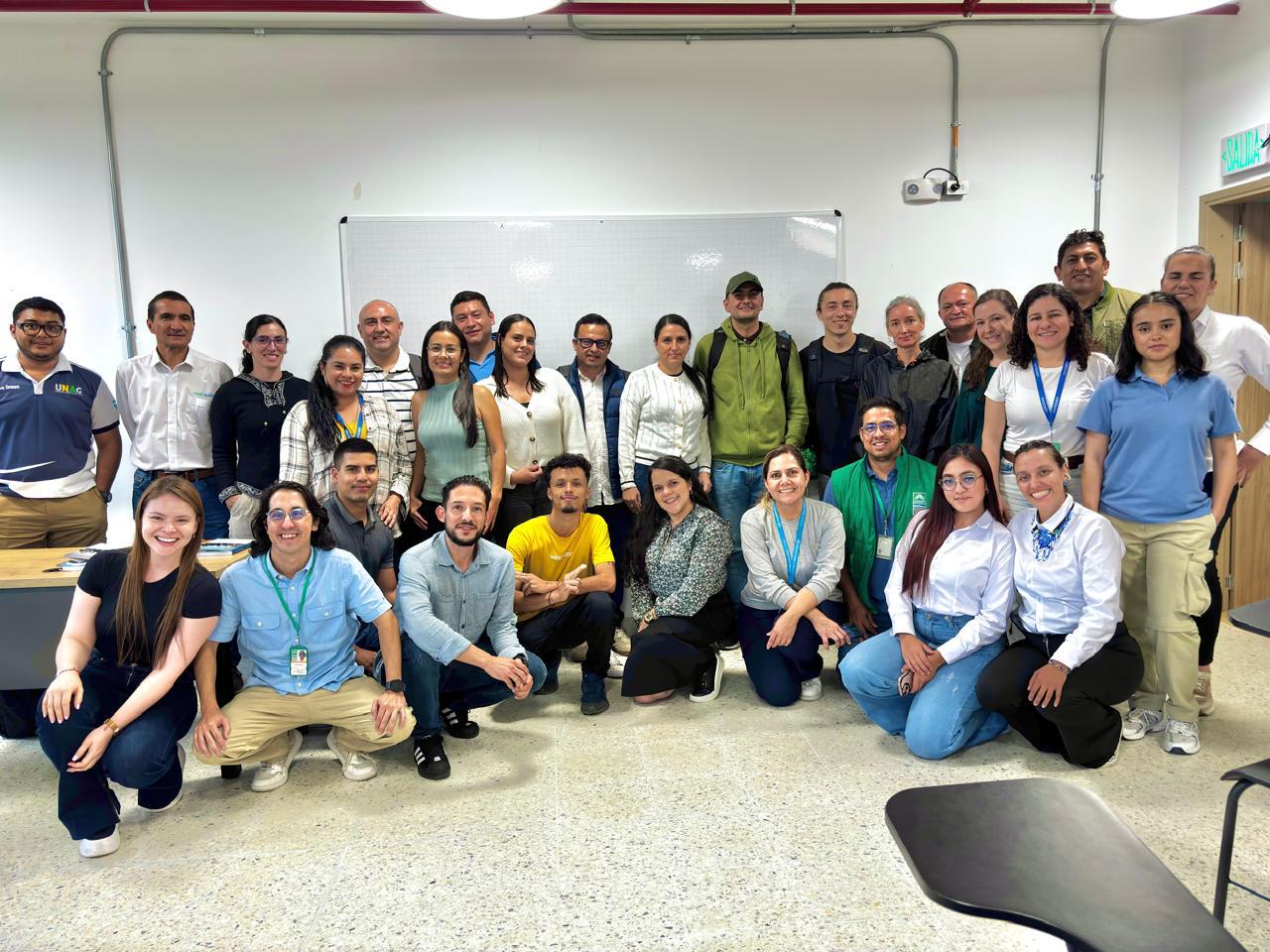 La Universidad Tecnológica de Pereira reafirma su compromiso con el desarrollo agroindustrial y sostenible de la región, al ser sede de un encuentro estratégico de la Mesa Agroclimática de Risaralda, iniciativa liderada por el Ministerio de Agricultura y orientada al intercambio de conocimientos entre instituciones, organizaciones internacionales y productores agropecuarios.