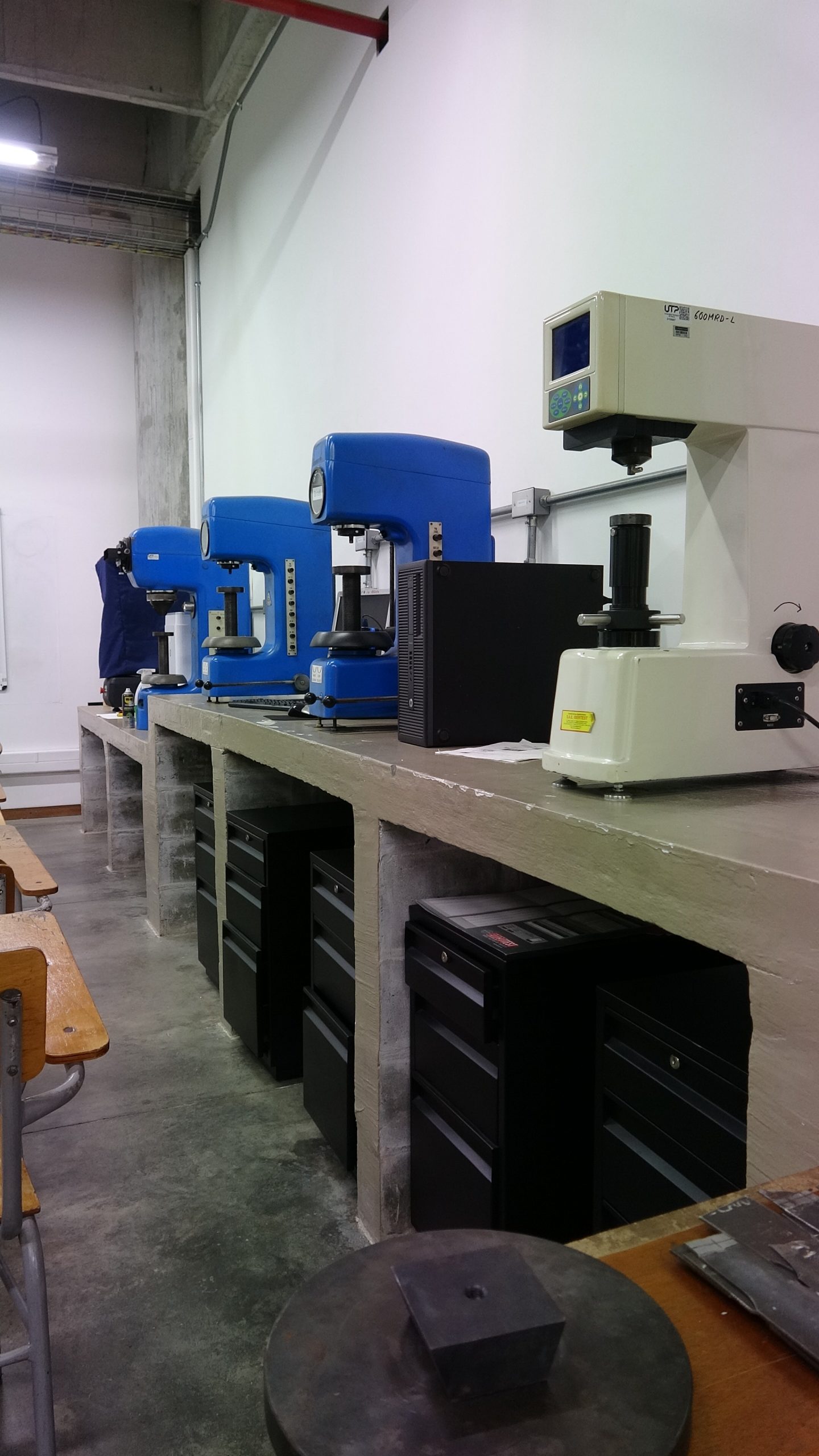 Laboratorio de Resistencia de Materiales (LRM), adscrito a la Facultad Mecánica Aplicada de la Universidad Tecnológica de Pereira, se posiciona como un actor clave en apoyo técnico a la industria y a los emprendedores de la región.