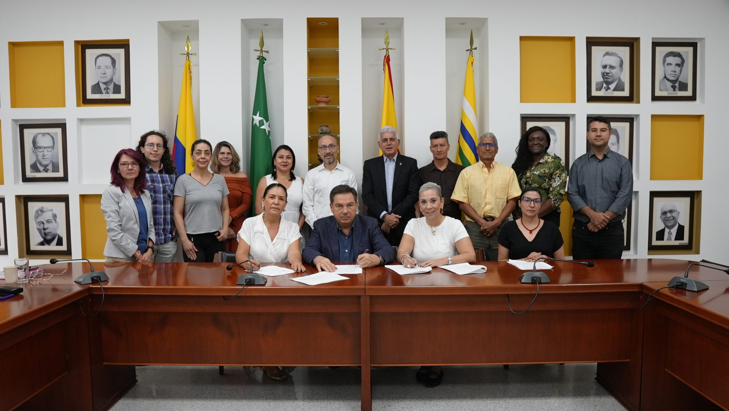 La Universidad Tecnológica de Pereira concluyó recientemente la negociación del pliego unificado con las organizaciones sindicales de la institución, un proceso que permitió fortalecer el diálogo social y avanzar en compromisos claves en materia de condiciones laborales, dignificación del trabajo y bienestar de la comunidad universitaria.