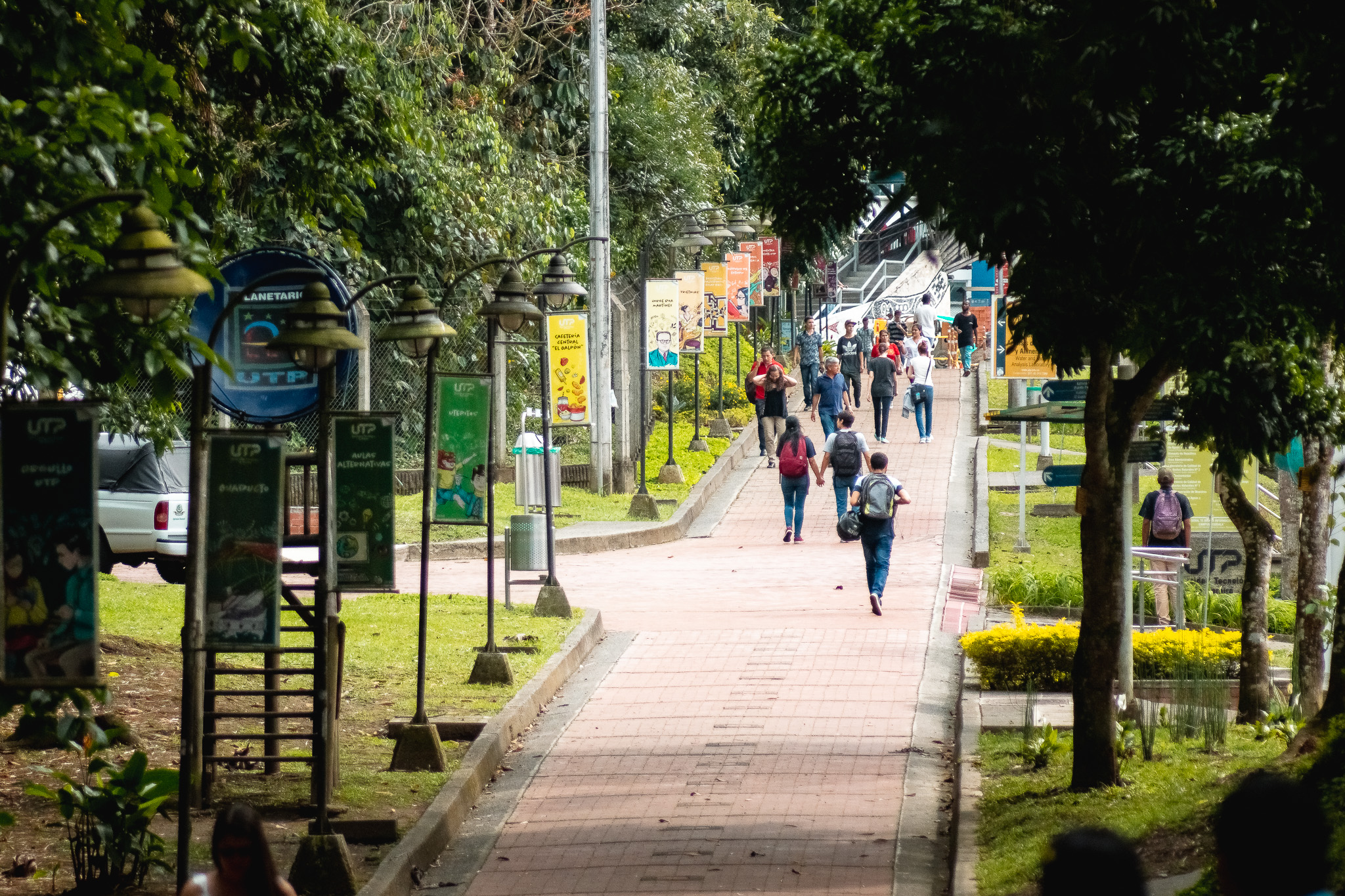 La Oficina de Gestión del Talento Humano de la Universidad Tecnológica de Pereira ha emitido la Circular 06-132-14 de 2024, dirigida a docentes catedráticos, personal transitorio y ocasionales de proyectos, con el propósito de informar las directrices relacionadas con el pago de seguridad social durante el periodo intersemestral y la notificación de estados de embarazo.