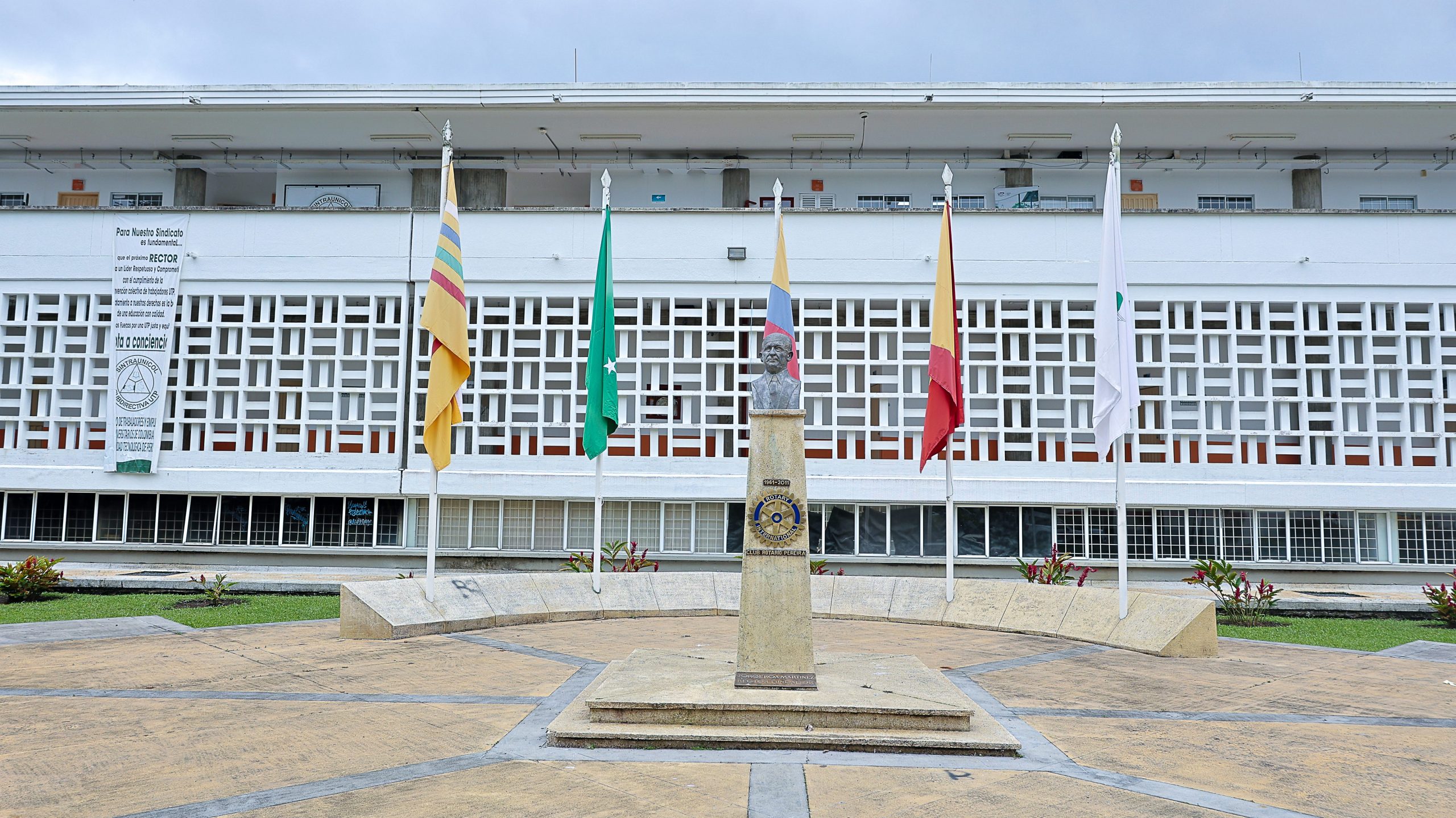 En el marco de las elecciones convocadas mediante Resolución de Rectoría No. 6719 del 15 de agosto de 2025, para la elección de Un Representante de los Estudiantes y Un Representante de los Empleados Administrativos ante el Comité de Bienestar Universitario, la Secretaría General se permite publicar el listado parcial de aspirantes.
