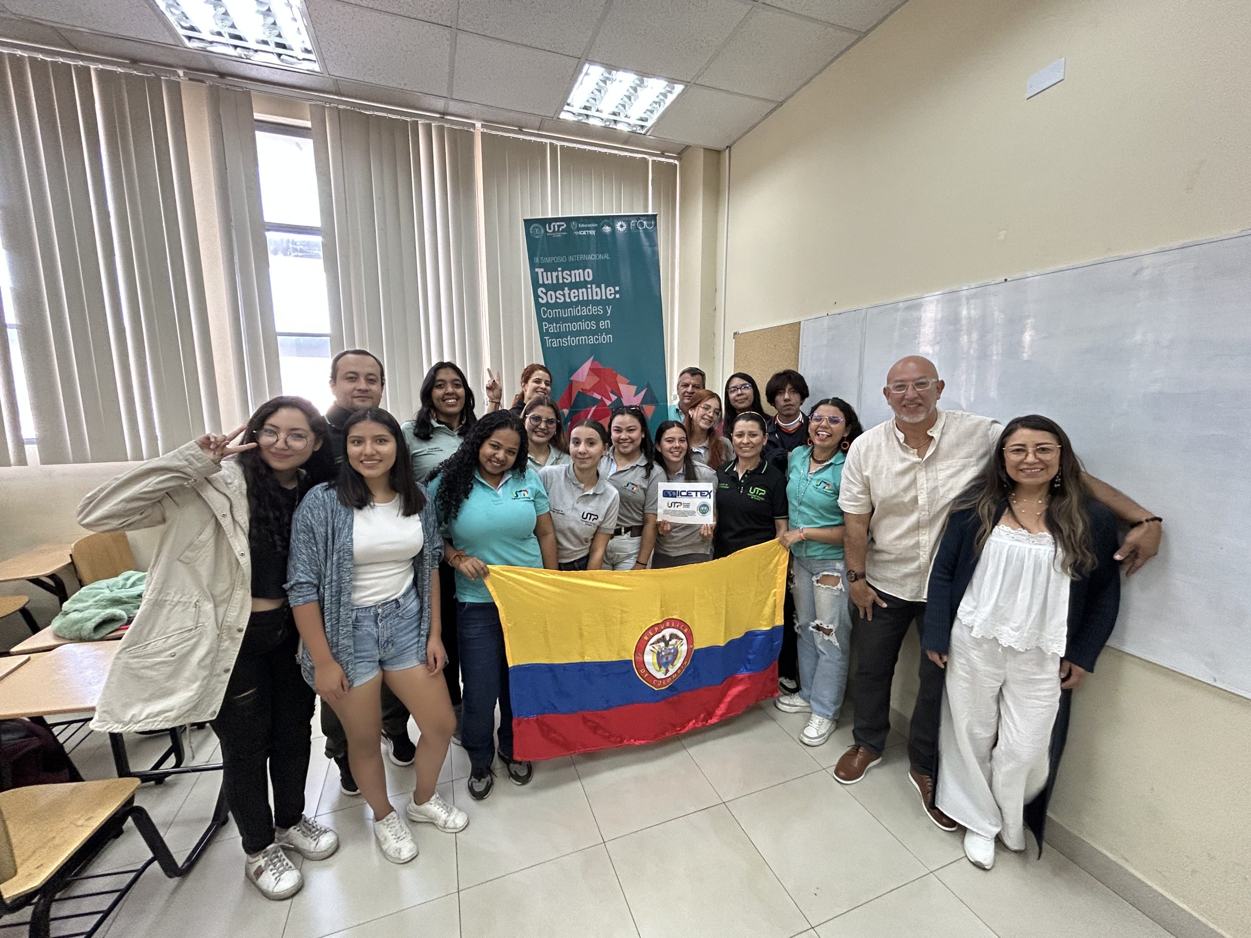 Del 6 al 16 de noviembre de 2024, diez estudiantes del programa de Turismo Sostenible de la Universidad Tecnológica de Pereira participaron de un proyecto de intercambio académico internacional en la Universidad Central de Ecuador UCE, en Quito. Acompañados por profesores de la UTP, este grupo vivió una experiencia transformadora que combinó trabajo académico, intercambio cultural y aprendizaje en campo, consolidando conocimientos esenciales para su formación en turismo sostenible.