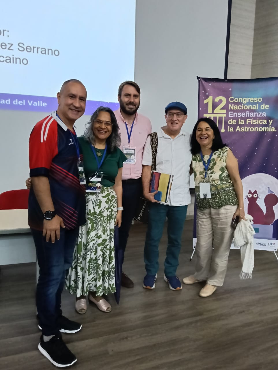 El profesor José Andrés Chaves Osorio, director de la Maestría en Enseñanza de la Física y la Especialización en Enseñanza de la Física adscritos a la Facultad de Ciencias Básicas de la Universidad Tecnológica de Pereira, participó en el XII Congreso Nacional de Enseñanza de la Física y la Astronomía, celebrado del 9 al 11 de octubre de 2024 en la Universidad del Valle, en Cali. Este evento, que ha ganado relevancia a lo largo de los años, reunió a docentes, investigadores y futuros profesores de todo el país para intercambiar experiencias y avances en las metodologías de enseñanza de la física y la astronomía.