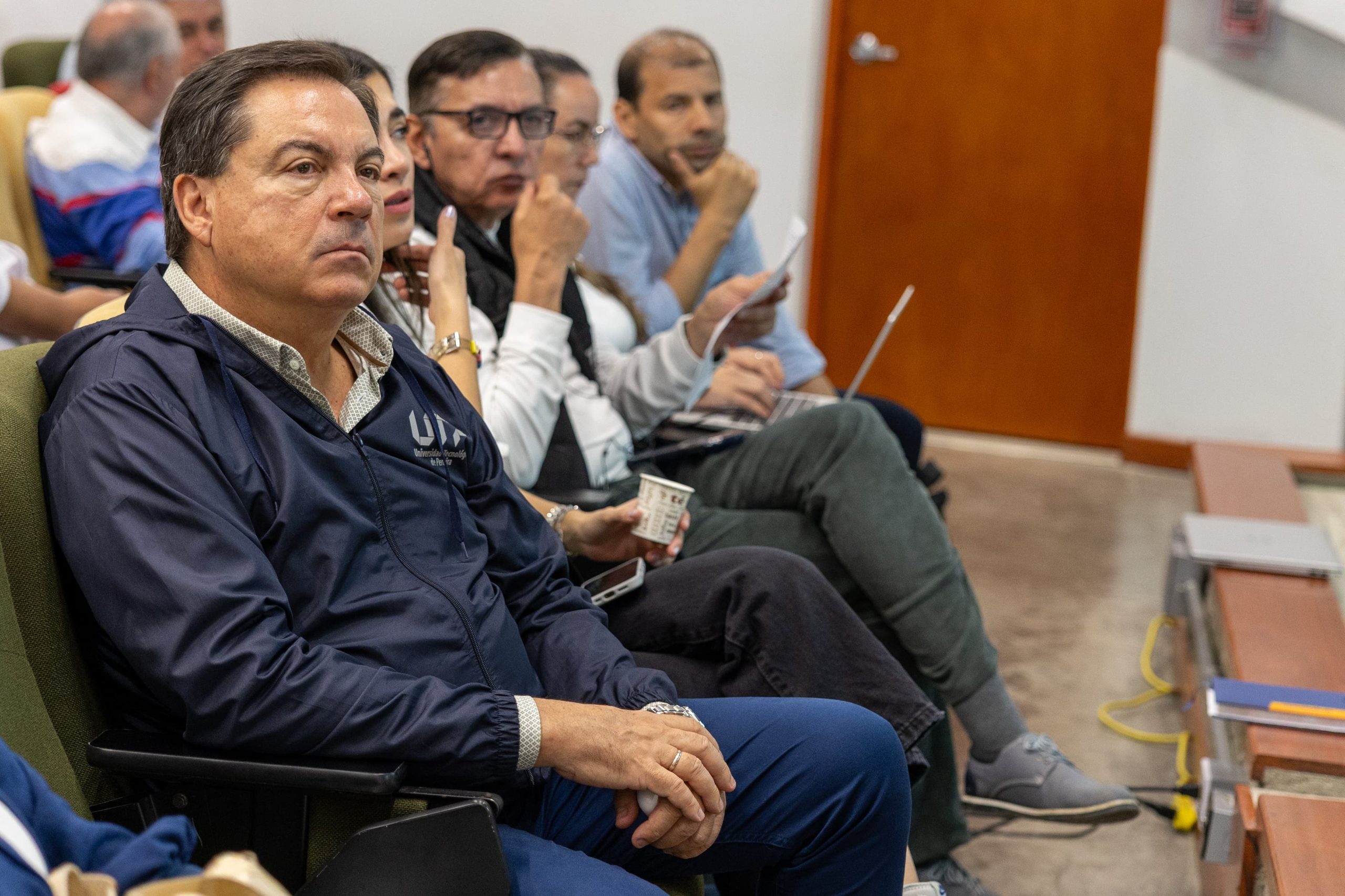 Como parte del proceso de actualización y fortalecimiento del Plan de Desarrollo Institucional (PDI), la Universidad Tecnológica de Pereira llevó a cabo un encuentro con los directores de programas de pregrado y posgrado, en el que se propició un espacio de diálogo y construcción colectiva.