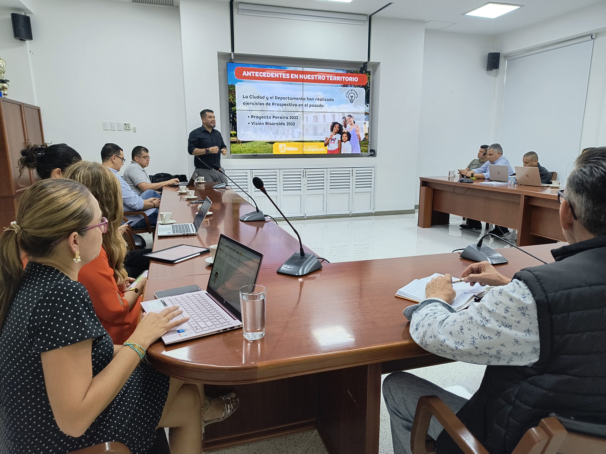 La construcción colectiva del futuro de la ciudad marcó la agenda del reciente Comité Directivo de Sociedad en Movimiento, que contó con la presencia de la Alcaldía de Pereira, universidades y organizaciones sociales.