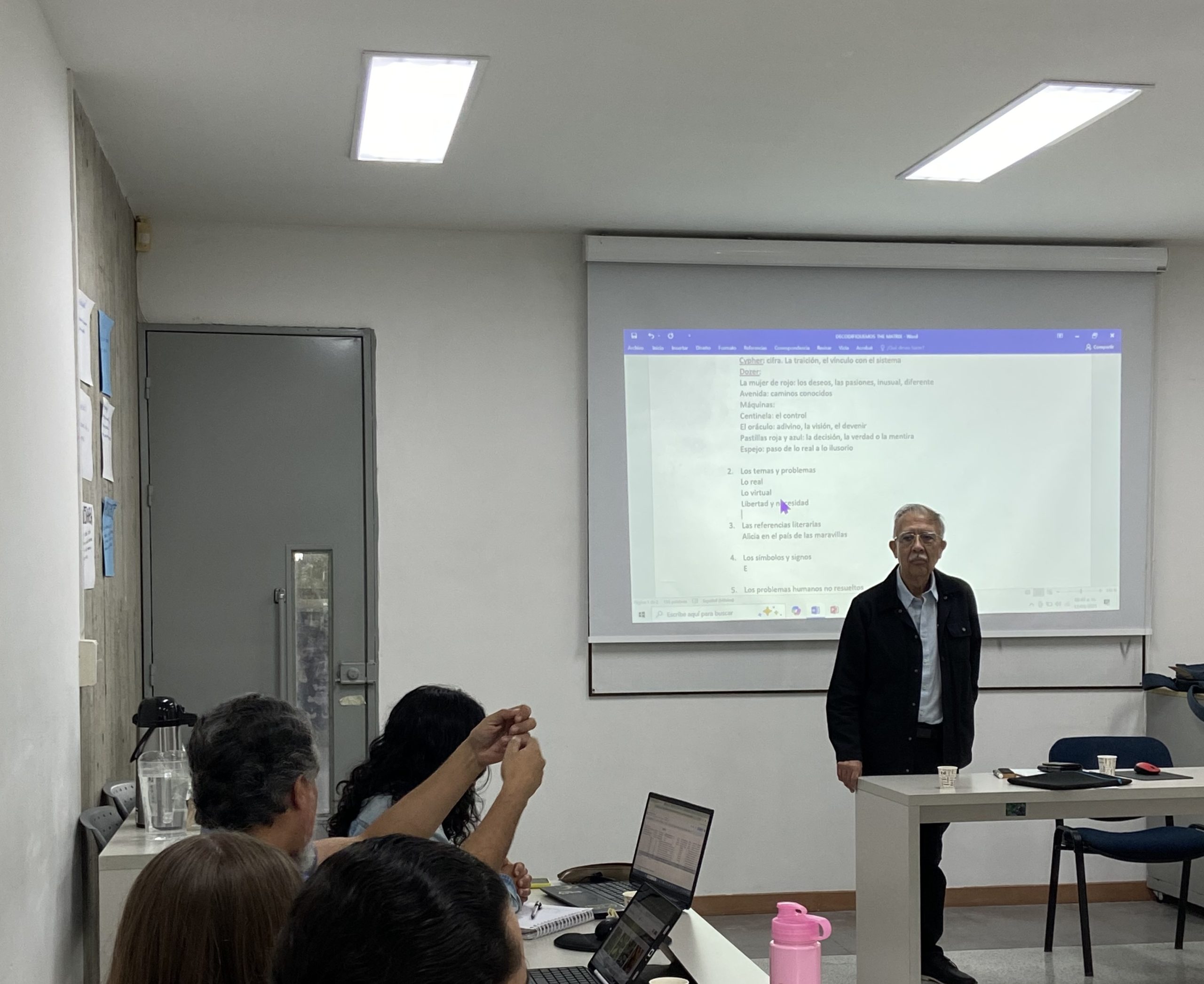 La Maestría en Educación y Arte de la Facultad de Bellas Artes y Humanidades recibió la visita del profesor Miguel Agustín Romero Morett, quien orientó el seminario Relación, Educación, Arte, Ciencia y Conocimiento. Este espacio académico representó un valioso aporte al fortalecimiento de la formación investigativa y a la proyección internacional del programa.
