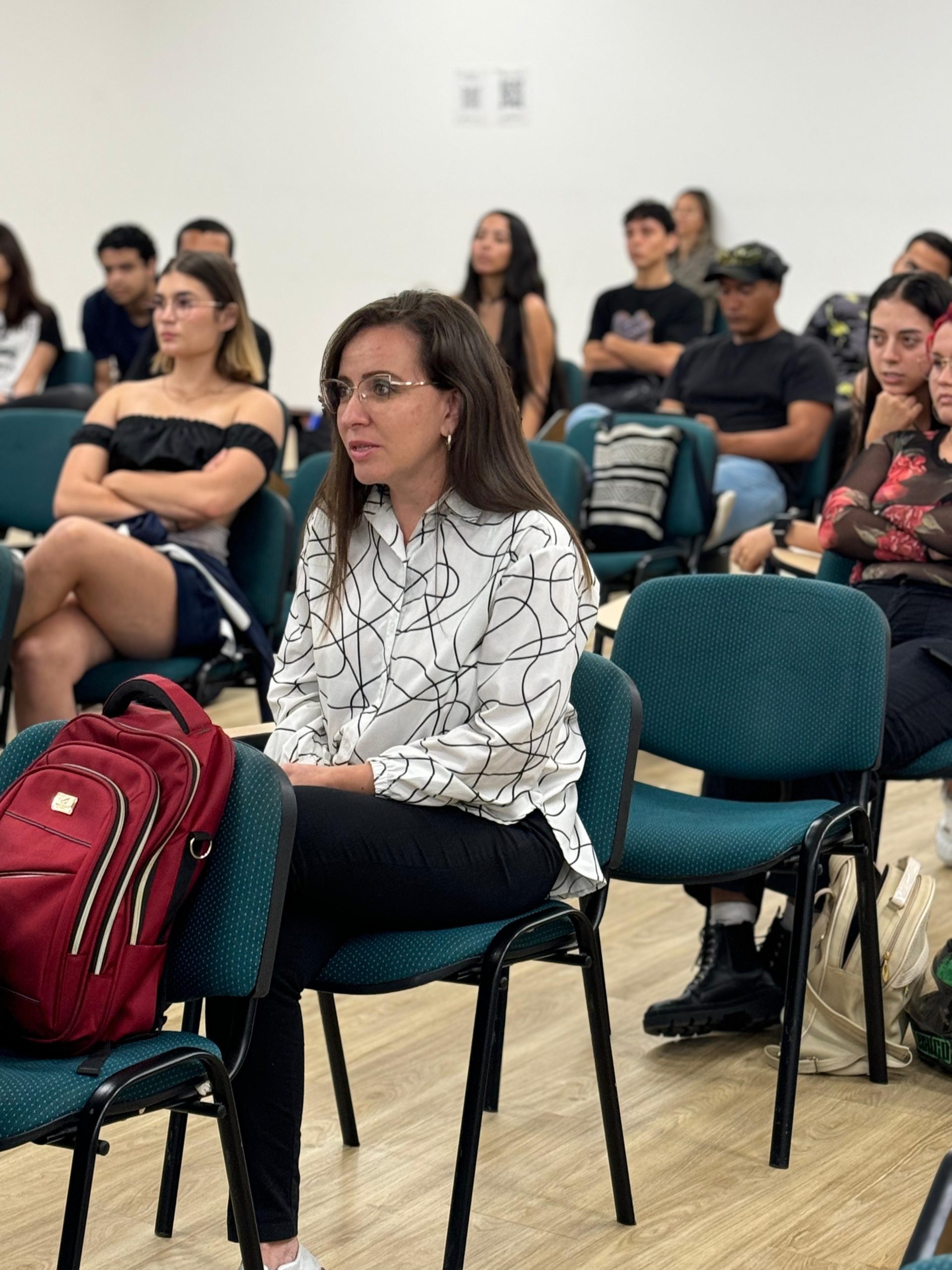 El pasado 5 de septiembre de 2024 en el Teatro de Bellas Artes Risaralda -Edificio 12 y en el Auditorio de Ciencias de la Salud – Edificio 14, se llevó a cabo con éxito la Tercera Jornada de Apropiación Social del Conocimiento de la Facultad de Bellas Artes y Humanidades, la cual tuvo una participación de más de 172 asistentes en su mayoría estudiantes.