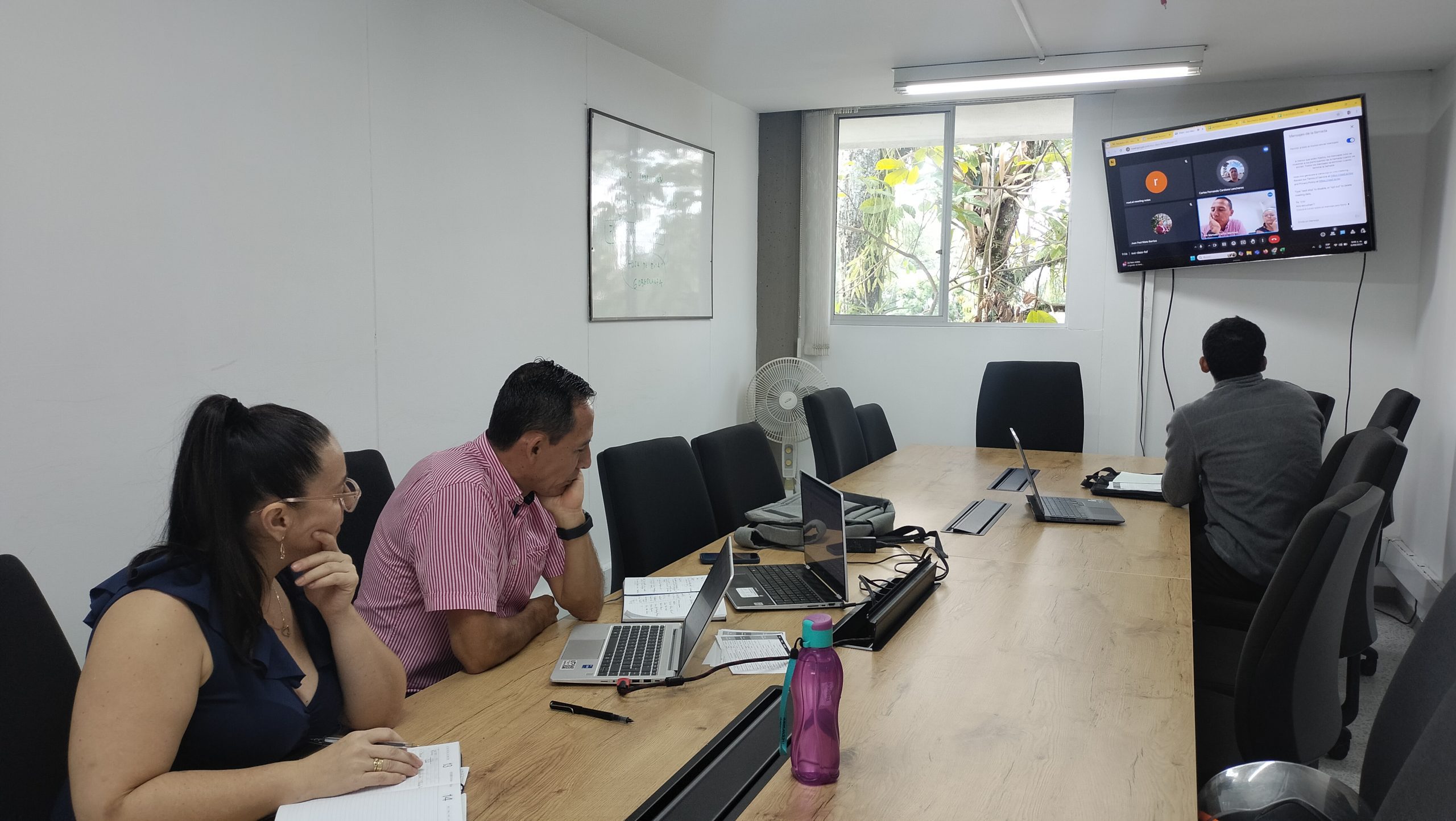 La Facultad de Tecnología de la UTP se prepara para celebrar su semana con una agenda llena de actividades recreativas y académicas del 23 al 25 de octubre. Este evento invita a toda la comunidad universitaria a participar activamente en las diferentes conferencias, talleres y concursos, que buscan fortalecer tanto el conocimiento como la interacción entre estudiantes, docentes y egresados.