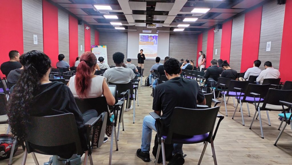 Con gran entusiasmo, inició la Semana de la Facultad de Ingenierías de la Universidad Tecnológica de Pereira, un evento esperado por estudiantes, docentes y la comunidad universitaria en general. La inauguración de esta semana arrancó con la Tercera Jornada de Apropiación Social del Conocimiento, un espacio académico y social diseñado para compartir, aprender y reflexionar sobre los avances tecnológicos y científicos desarrollados en la facultad.