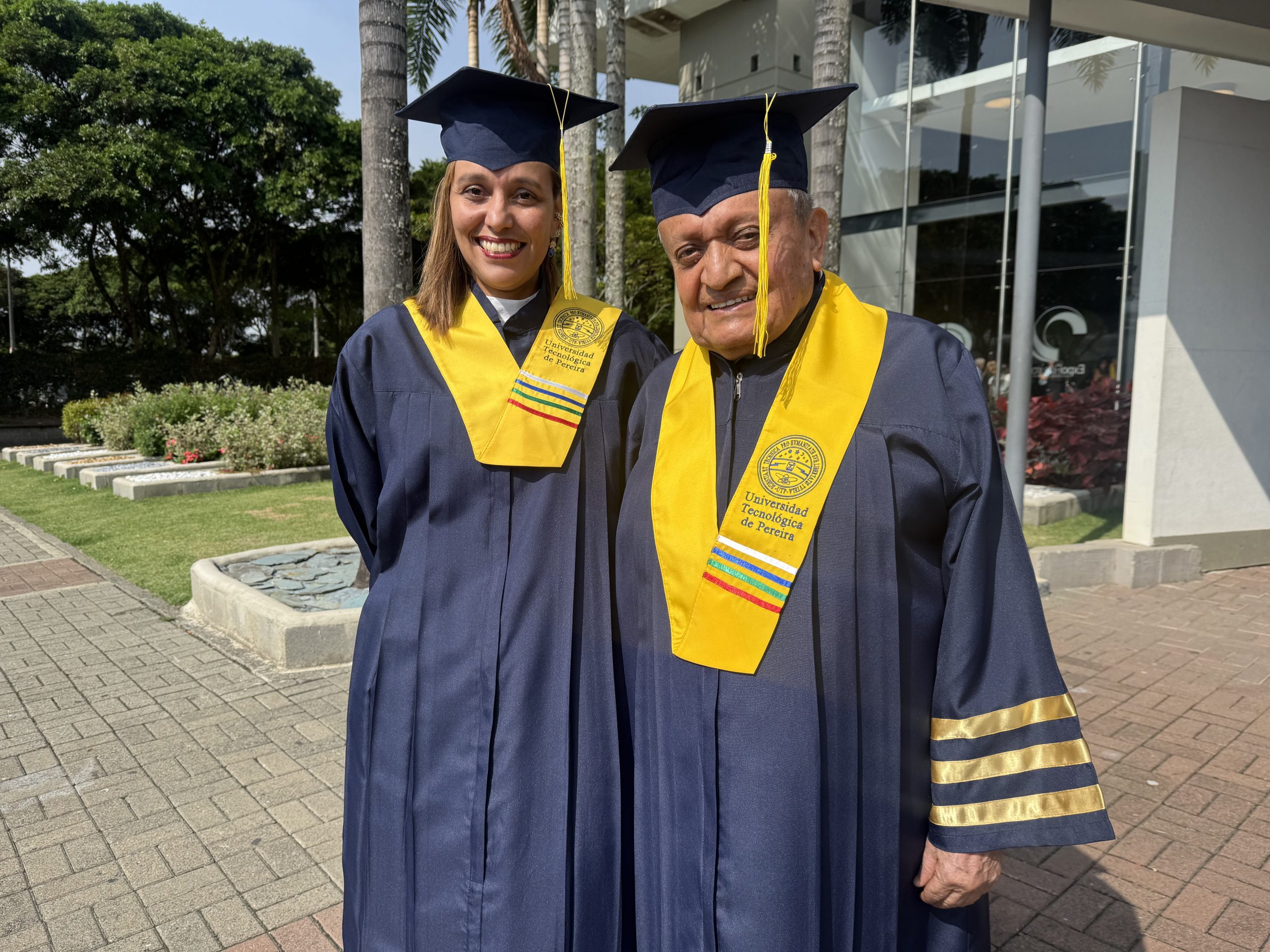 El Doctorado en Biotecnología de la Facultad de Tecnología de la Universidad Tecnológica de Pereira ha sido el programa donde Diana Carolina Meza Sepúlveda y Norberto Villa Duque forjaron su camino hacia la excelencia académica. Ambos comparten una misma pasión: la convicción de que el conocimiento y la investigación pueden transformar la sociedad. Sus trayectorias están marcadas por el esfuerzo, la pasión por la ciencia y el compromiso inquebrantable con sus metas.