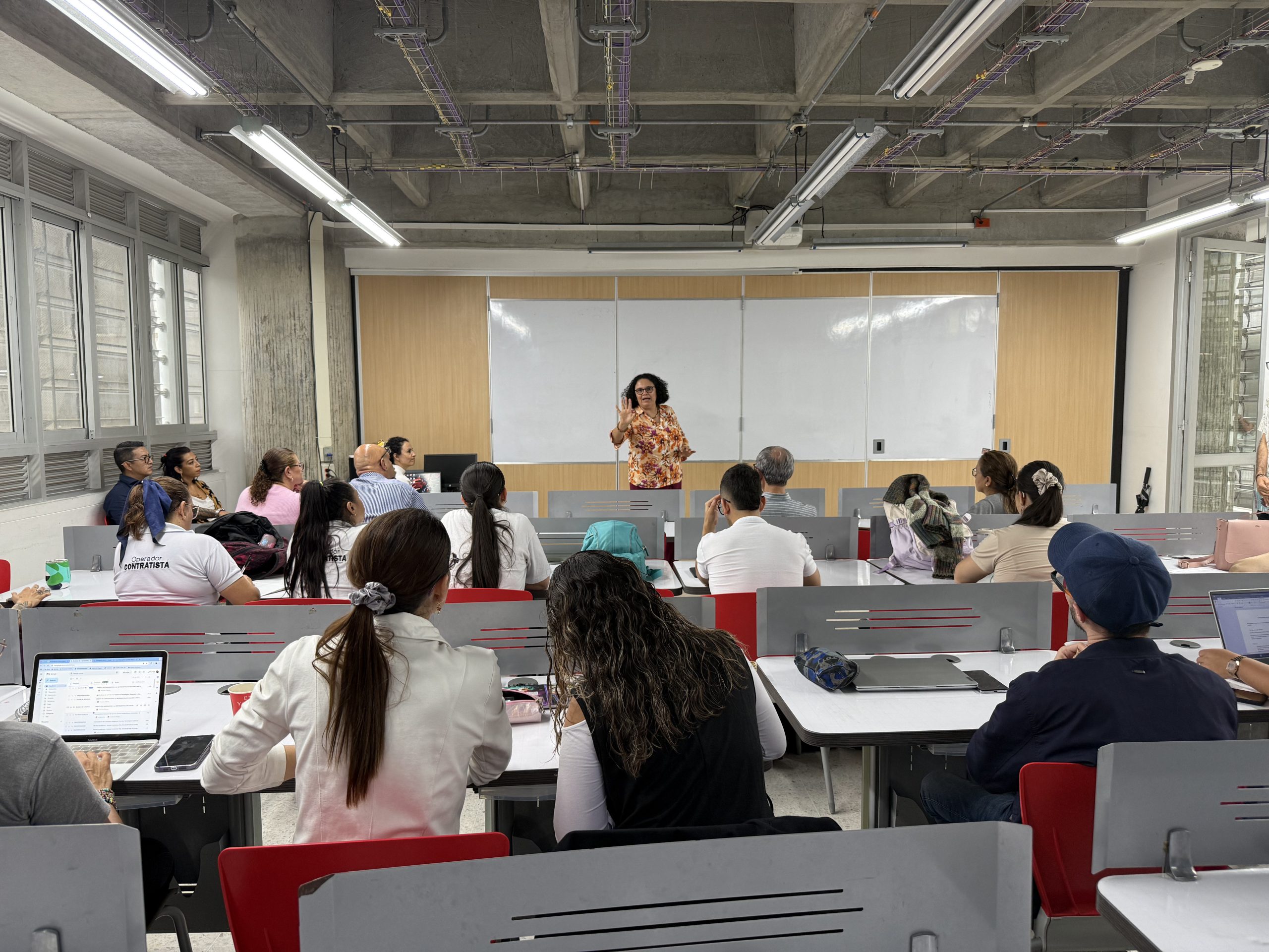 La Facultad de Ciencias de la Educación de la Universidad Tecnológica de Pereira avanza en su propósito de fortalecer la formación de sus docentes con el Diplomado en Educación Infantil, una iniciativa liderada por el profesor Daniel Ceballos, coordinador del programa.