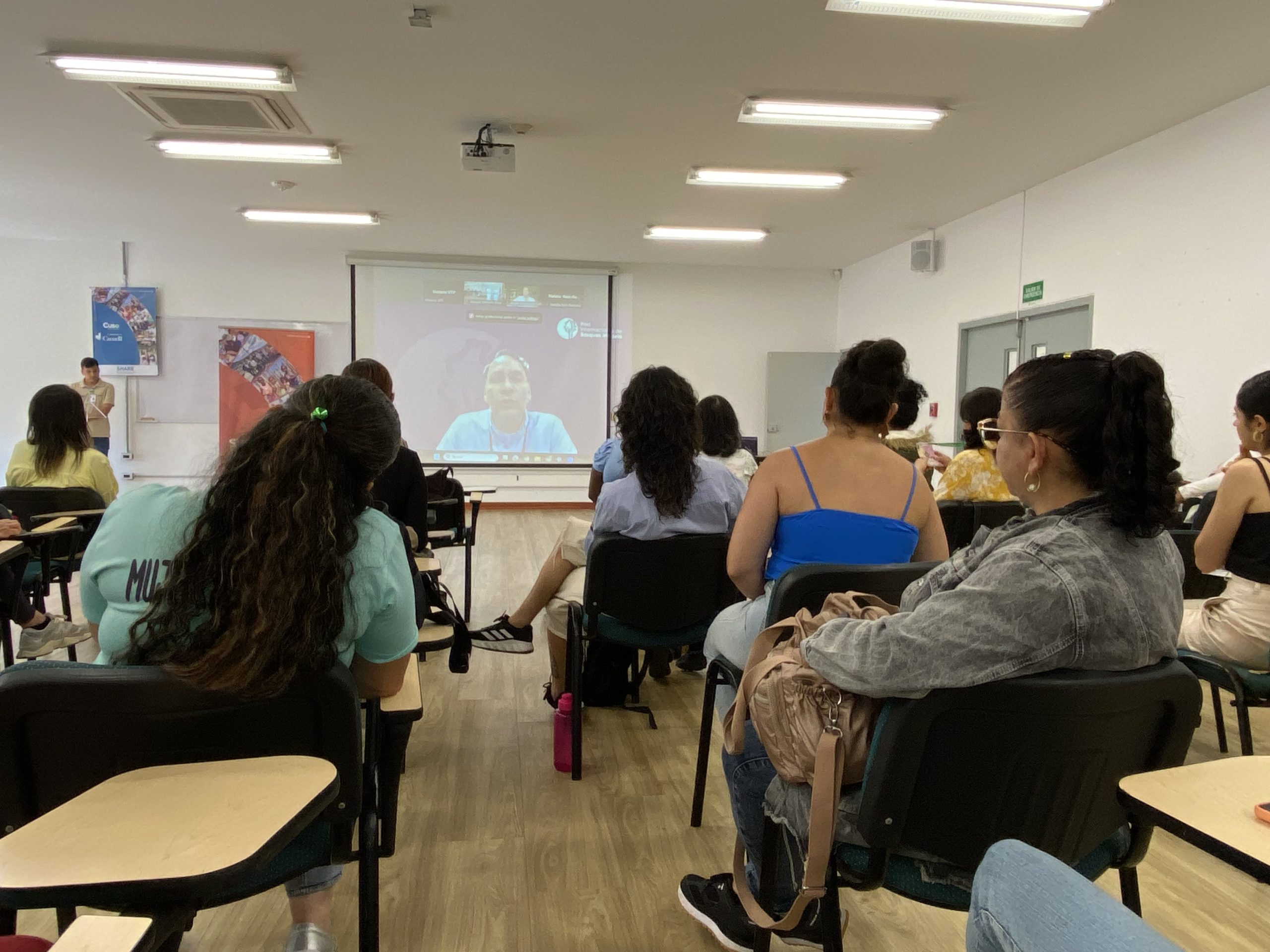 La Universidad Tecnológica de Pereira, a través de la Facultad de Ciencias Empresariales, fue escenario de un evento único que celebró el liderazgo femenino en la gobernanza de paisajes de la región, en el marco del Bosque Modelo Risaralda. La actividad contó con el apoyo de CUSO International (Canadá) y de los aliados estratégicos de este proceso: Gobernación de Risaralda, Comité Departamental de Cafeteros, Solidaridad, Unisarc y Aguas y Aguas de Pereira.