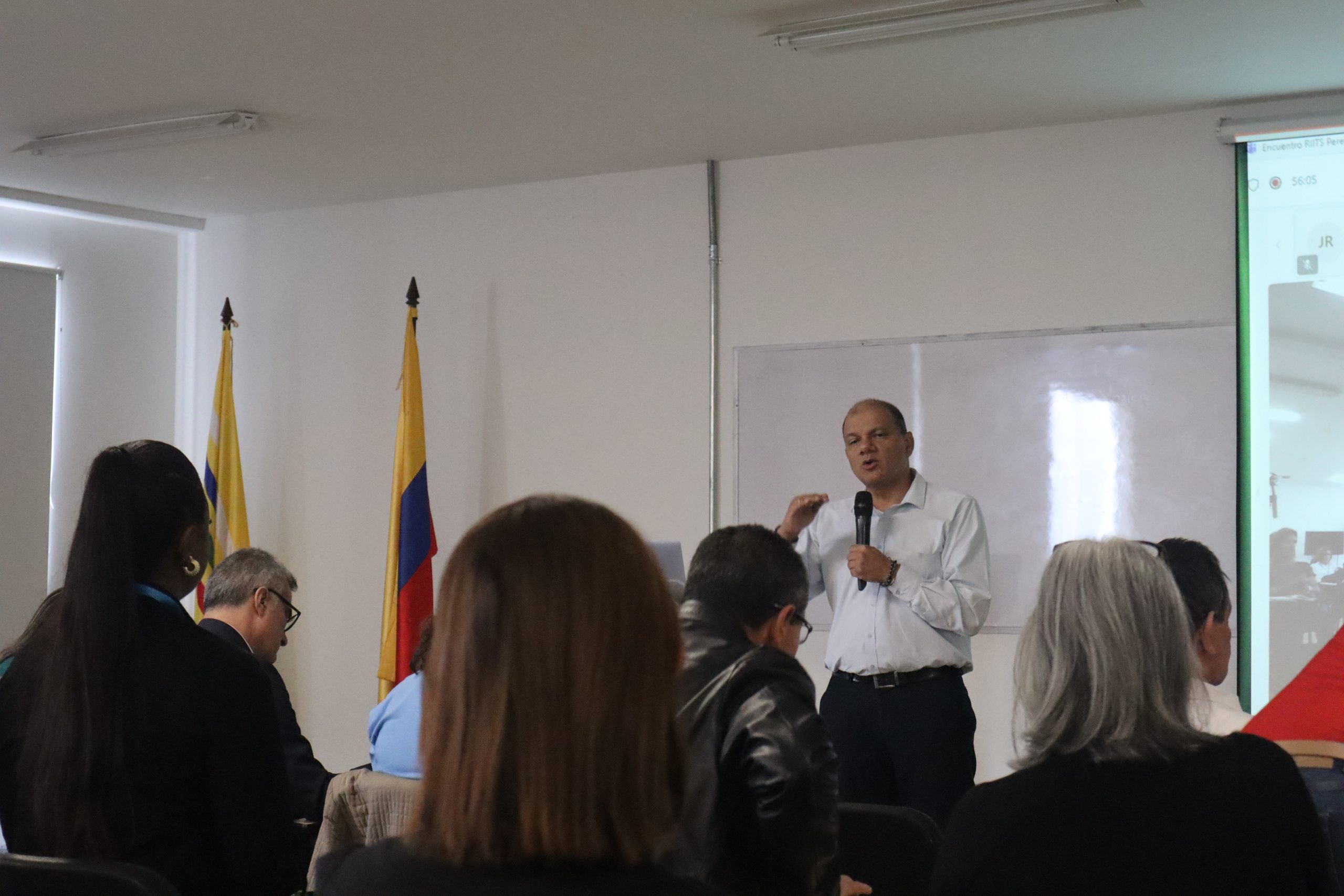 Con el propósito de impulsar un sistema de salud más equitativo y accesible, la Universidad Tecnológica de Pereira (UTP) fue el escenario del cierre parcial del taller sobre las Rutas Integradas e Integrales de Salud Pública. Este evento contó con la participación del viceministro de Salud, Luis Alberto Martínez Saldarriaga, y representantes de la Organización Panamericana de la Salud (OPS).