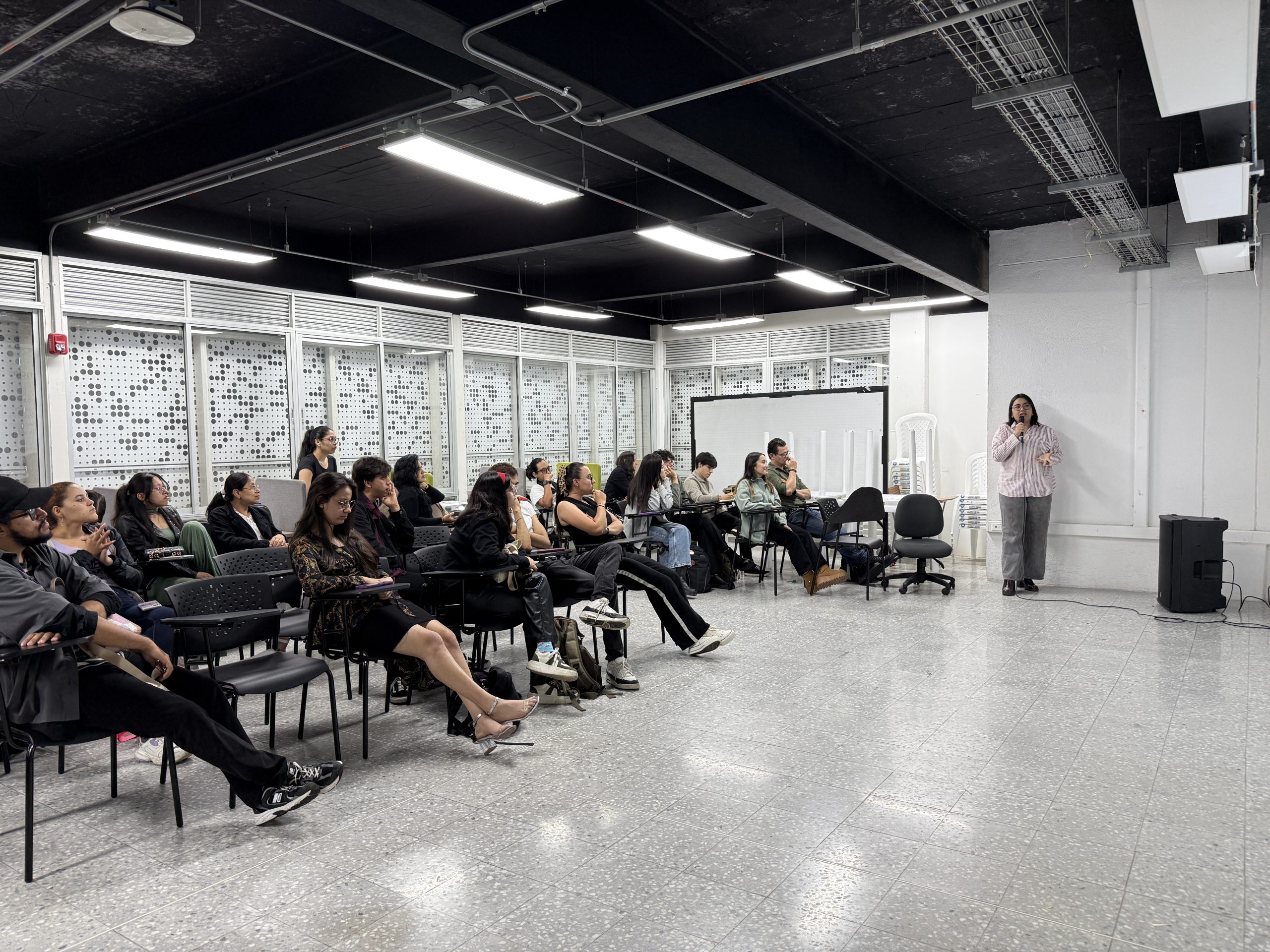 La Universidad Tecnológica de Pereira, a través de la Facultad de Ciencias de la Educación, ha puesto en marcha un ambicioso macroproyecto de sociolingüística con el objetivo de caracterizar el uso del lenguaje dentro de sus facultades académicas.