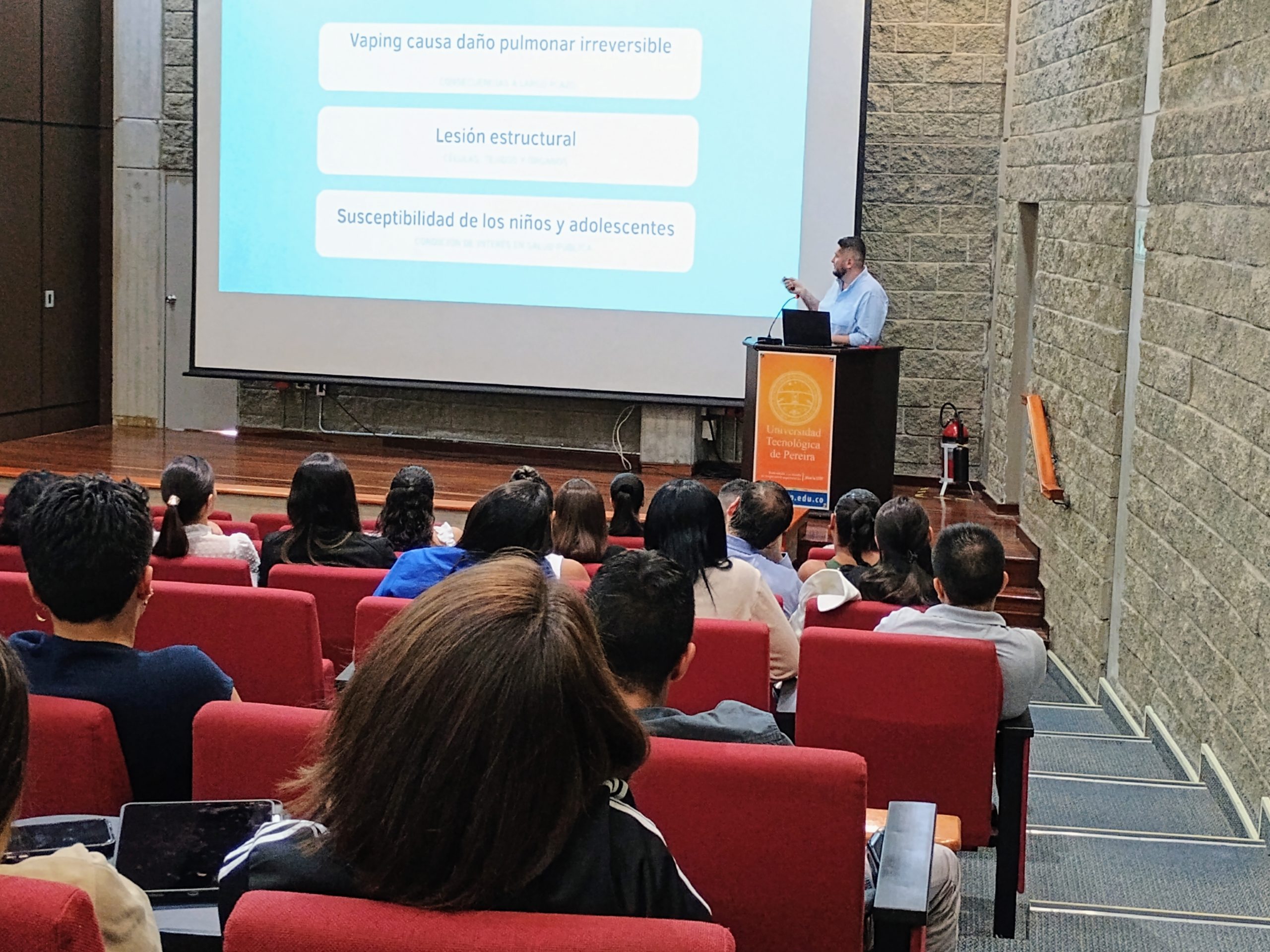 Desde la Sala Magistral del Bloque Y de la Universidad Tecnológica de Pereira (UTP), la Facultad de Ciencias de la Salud llevó a cabo el Séptimo Congreso de Residentes de Especialidades Médicas, un espacio diseñado y organizado por los mismos estudiantes residentes, con el propósito de fortalecer la formación académica y profesional en distintas especialidades médicas.