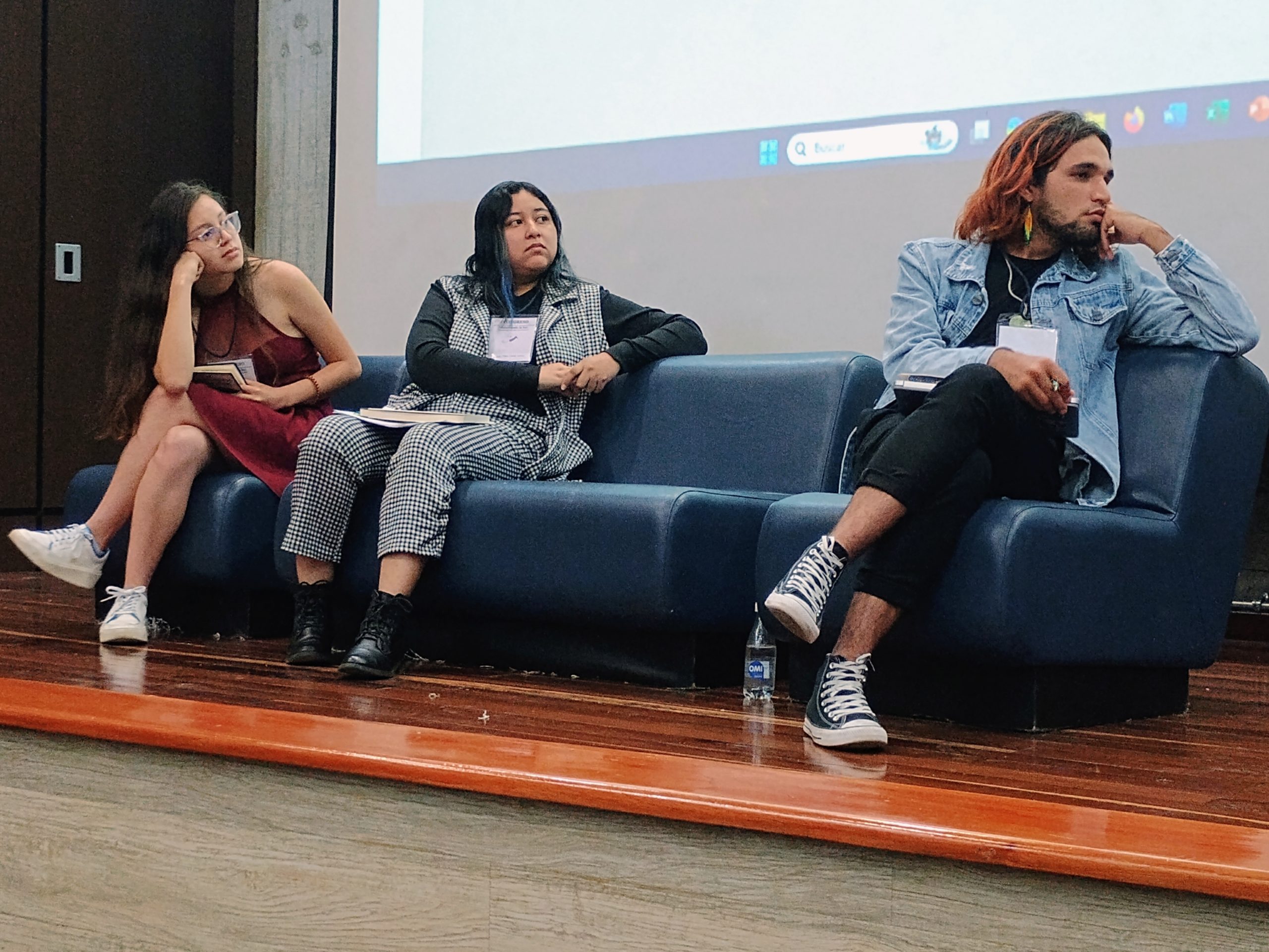 La Universidad Tecnológica de Pereira (UTP) fue el escenario para el primer Congreso de Literatura y Lenguaje en la Contemporaneidad, un evento liderado por el colectivo Chéchere en colaboración con la Facultad de Ciencias de la Educación. Este congreso buscó dar respuesta a los debates más relevantes de la actualidad y crear un espacio donde los estudiantes, profesores y expertos pudieran explorar la literatura y el lenguaje desde una perspectiva crítica y contemporánea.