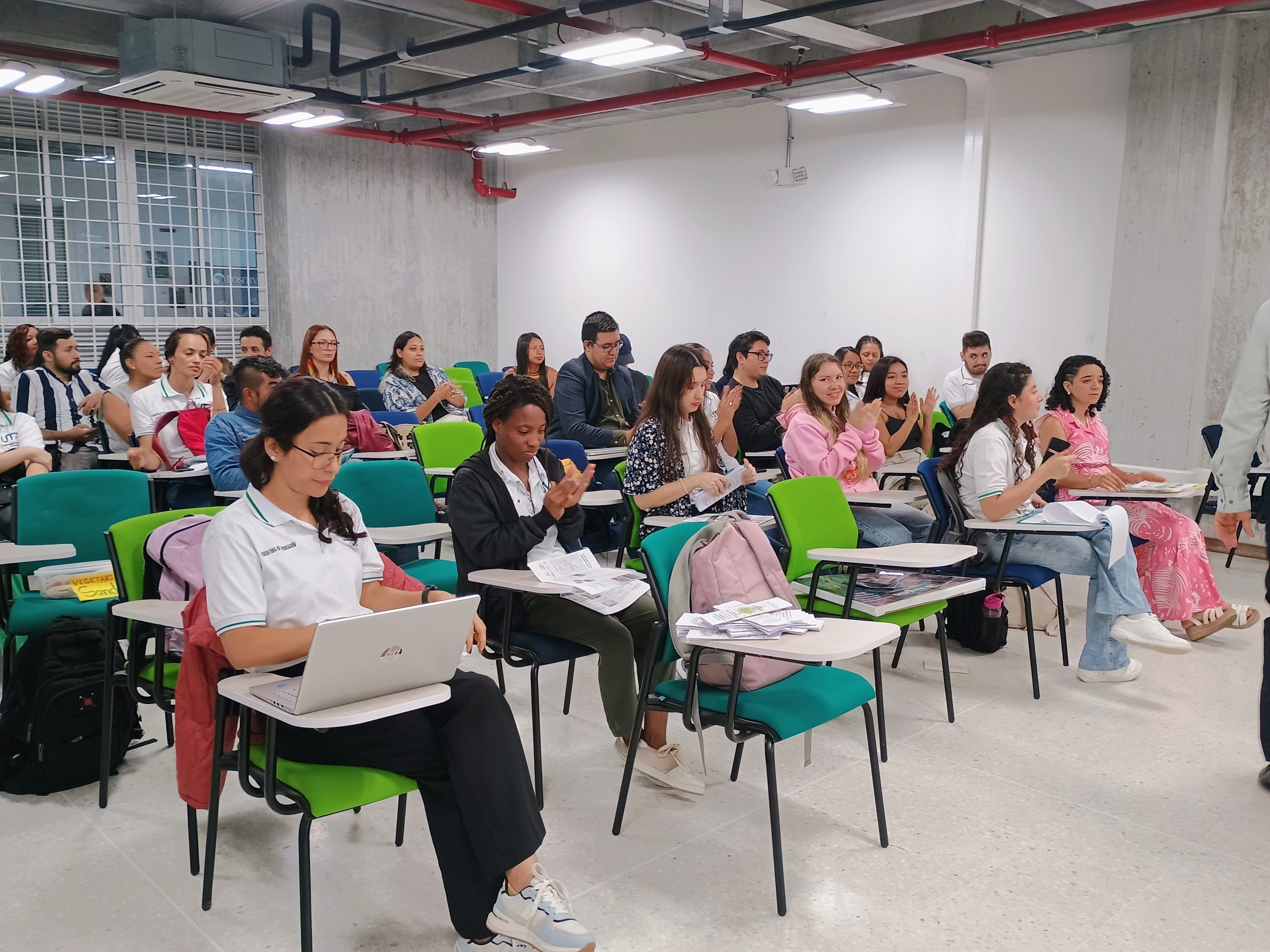 La Licenciatura en Etnoeducación de la Facultad de Ciencias de la Educación de la Universidad Tecnológica de Pereira se destacó por su enfoque humanista, que no solo formó educadores técnicamente capacitados, sino también ciudadanos conscientes de la diversidad cultural, social y étnica que caracteriza a Colombia. Así lo relató Michael Mauricio Pérez Morales, coordinador de prácticas de la carrera, quien destacó la relevancia de estas experiencias formativas para los futuros licenciados.