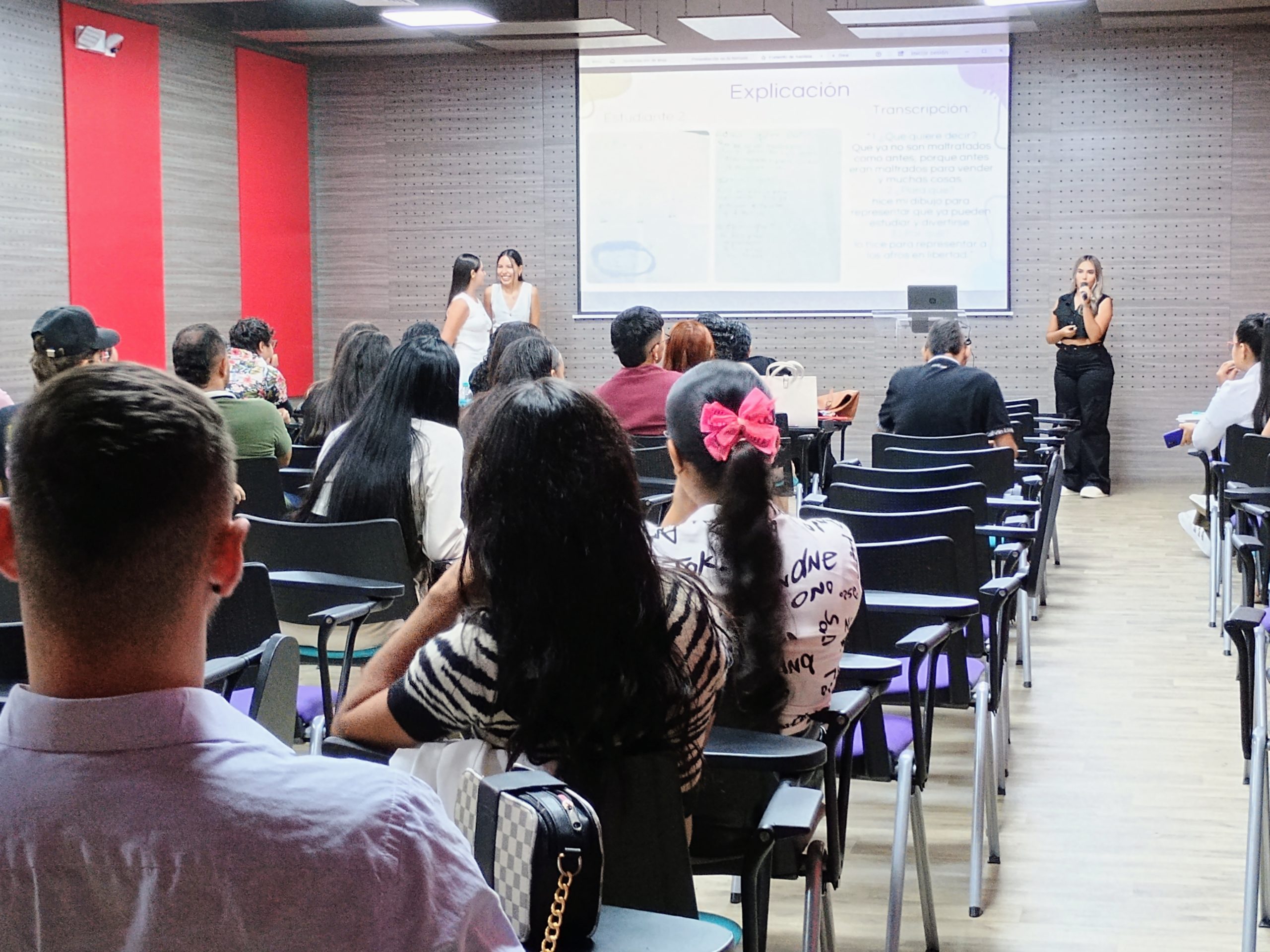 En el marco de la V Jornada de Sustentación de los proyectos de investigación con fines de graduación, los estudiantes de Licenciatura en Educación Básica Primaria de la Universidad Tecnológica de Pereira presentaron sus propuestas ante un público diverso, demostrando cómo la investigación y la pedagogía se unen para abordar problemas socialmente relevantes. El evento, realizado desde las 8:00 a.m. hasta las 5:20 p.m., se convirtió en un espacio para la reflexión crítica y la innovación educativa.