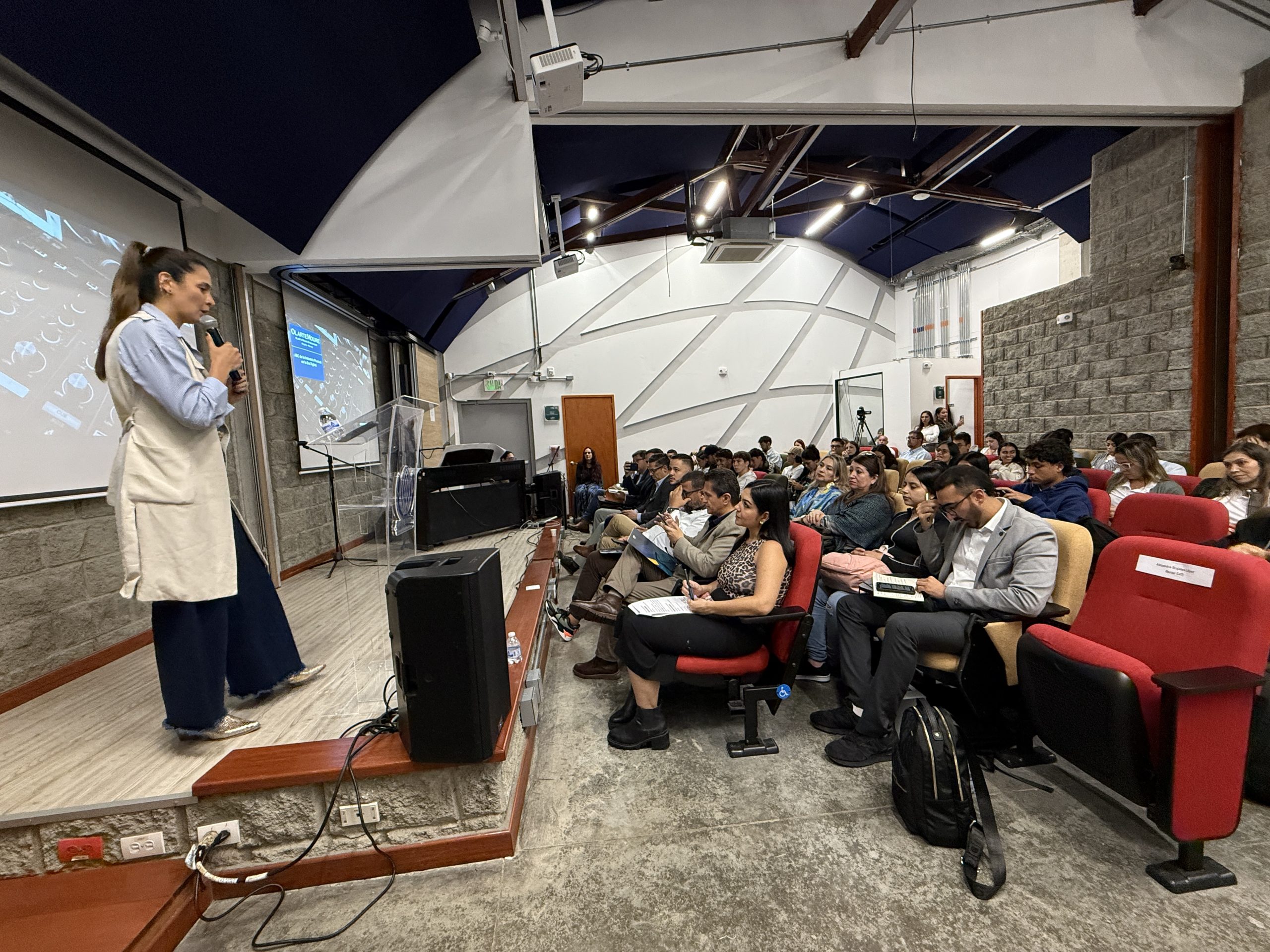 La Universidad Tecnológica de Pereira fue sede del 5.º Encuentro Regional de los Centros de Apoyo a la Tecnología y la Innovación – CATI’s del Eje Cafetero, un espacio que en esta edición articuló el universo de la propiedad intelectual con la industria musical, resaltando el papel estratégico de la creatividad como motor de desarrollo.