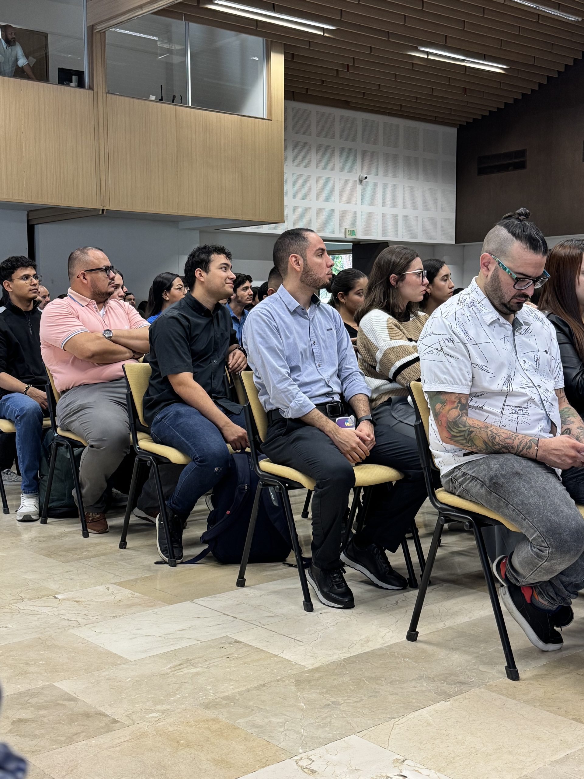 La Universidad Tecnológica de Pereira, por medio de la Vicerrectoría de Investigaciones, Innovación y Extensión, participó activamente en el XV Encuentro Departamental de Semilleros de Investigación – Nodo Risaralda, evento académico organizado por la Red Regional de Semilleros de Investigación (RREDSI), realizado el pasado 28 de mayo en la Universidad Libre, Seccional Pereira.