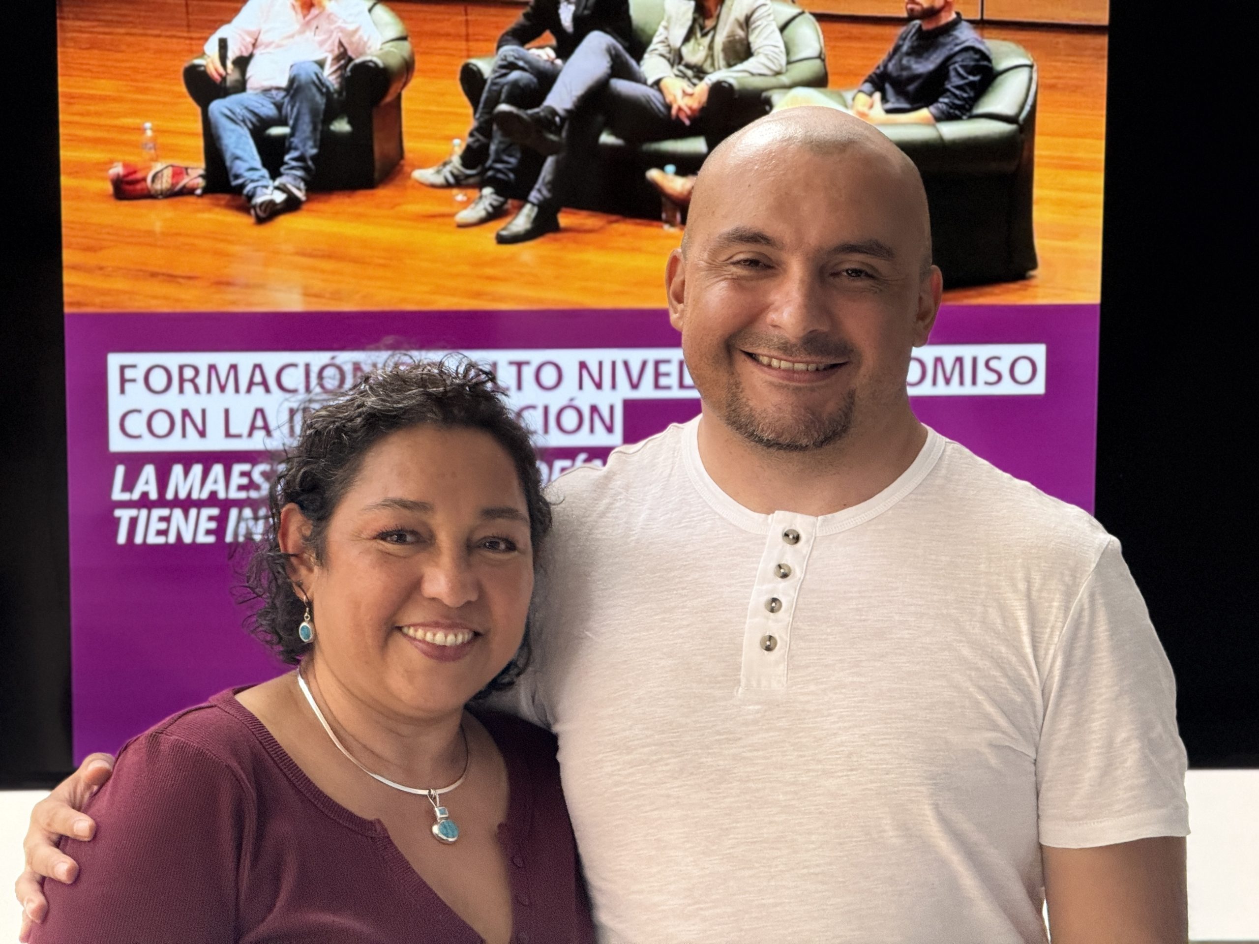 En la Maestría en Filosofía de la Universidad Tecnológica de Pereira, las representaciones estudiantiles y de egresados se consolidan como voces fundamentales en la construcción académica y social del programa. Fernando Rodríguez, estudiante activo, asume su participación con una mirada introspectiva y crítica, destacando el valor de la filosofía como ejercicio riguroso de pensamiento y autoconfrontación.