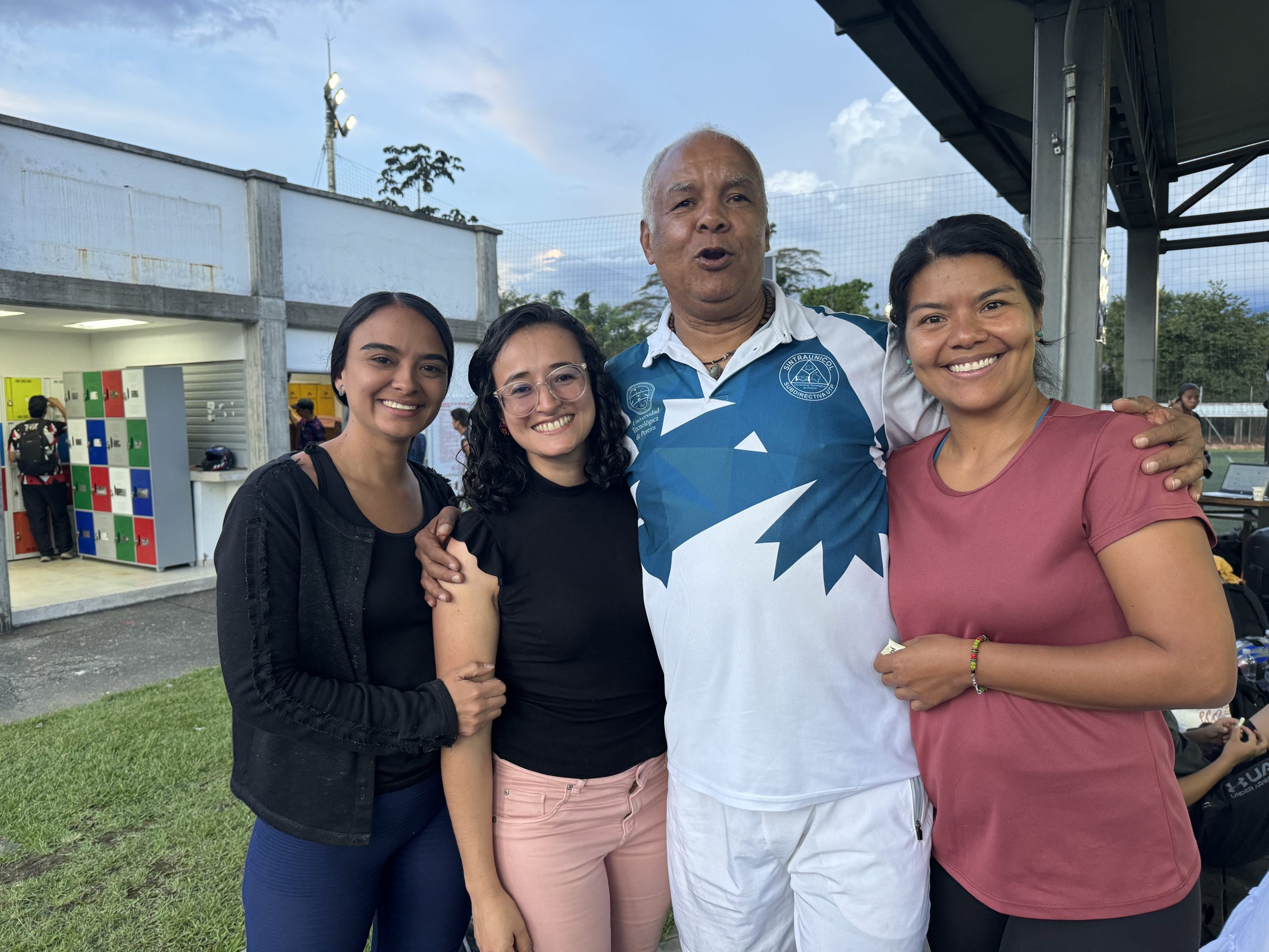 Desde hace casi cuatro décadas, este maestro costeño ha construido con pasión, disciplina y amor por sus raíces, un legado que hoy trasciende generaciones a través del grupo Trietnias, embajador cultural de la UTP.