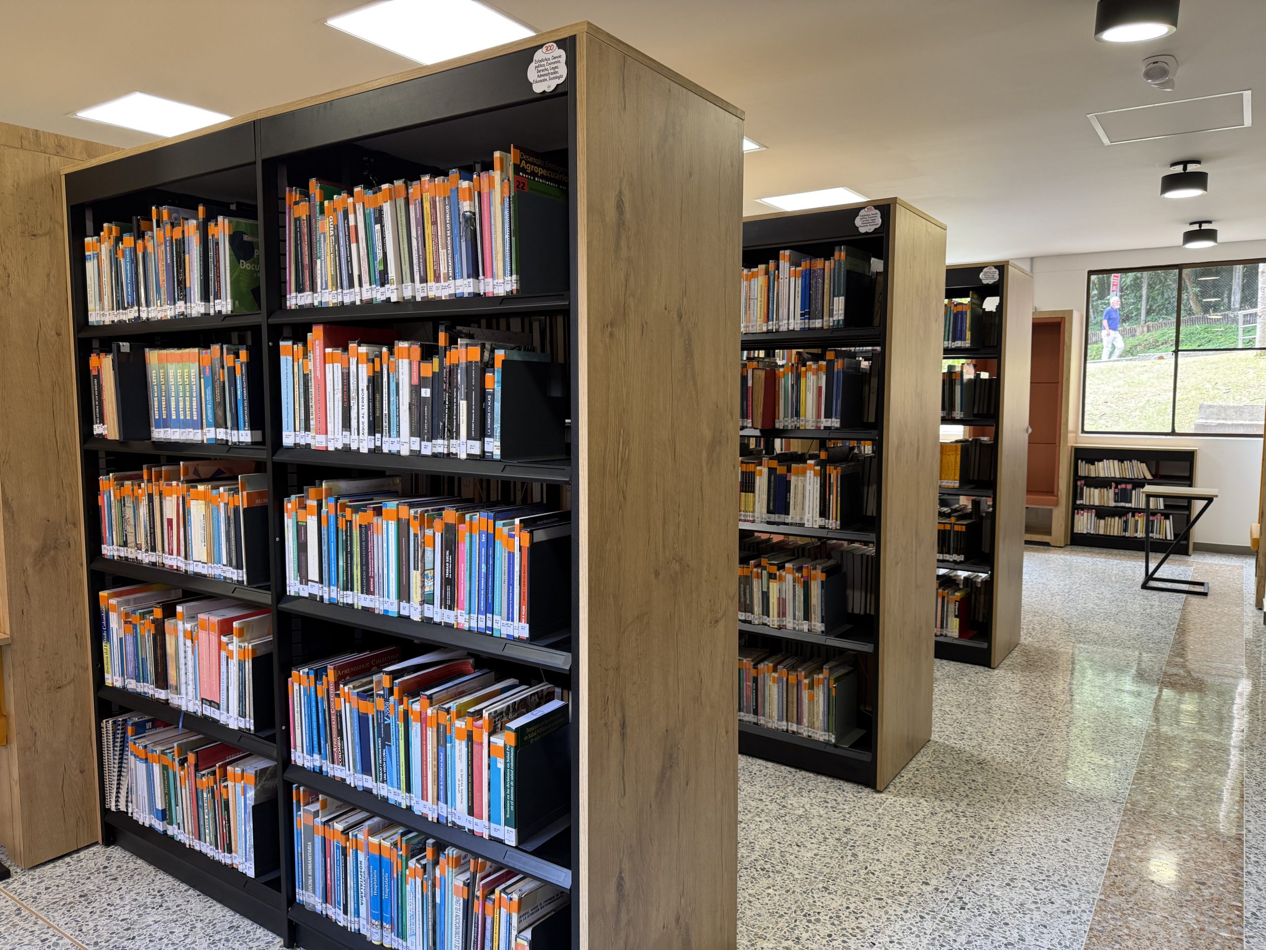 Biblioteca UTP avanza con la segunda fase del proyecto de transformación con la nueva sala Crear La Universidad Tecnológica de Pereira, a través de la Dirección de la Biblioteca Jorge Roa Martínez y con el respaldo técnico de la Oficina de Planeación, anuncia el inicio de la segunda fase del proyecto de modernización de su Biblioteca Central, una intervención que continúa el proceso de renovación institucional iniciado con la reciente apertura de la Sala Aprender.