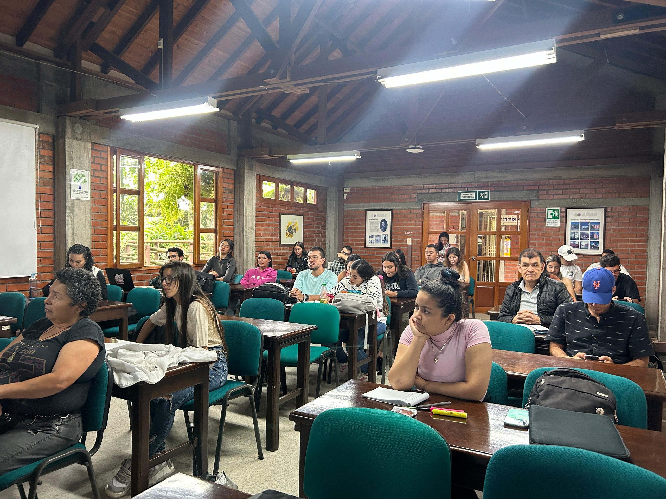 La Vicerrectoría de Investigaciones, Innovación y Extensión de la Universidad Tecnológica de Pereira (UTP) ha retomado la iniciativa Jueves de Emprendimiento, un programa que busca fortalecer las competencias emprendedoras de la comunidad universitaria mediante charlas, talleres y conversatorios liderados por expertos nacionales e internacionales.