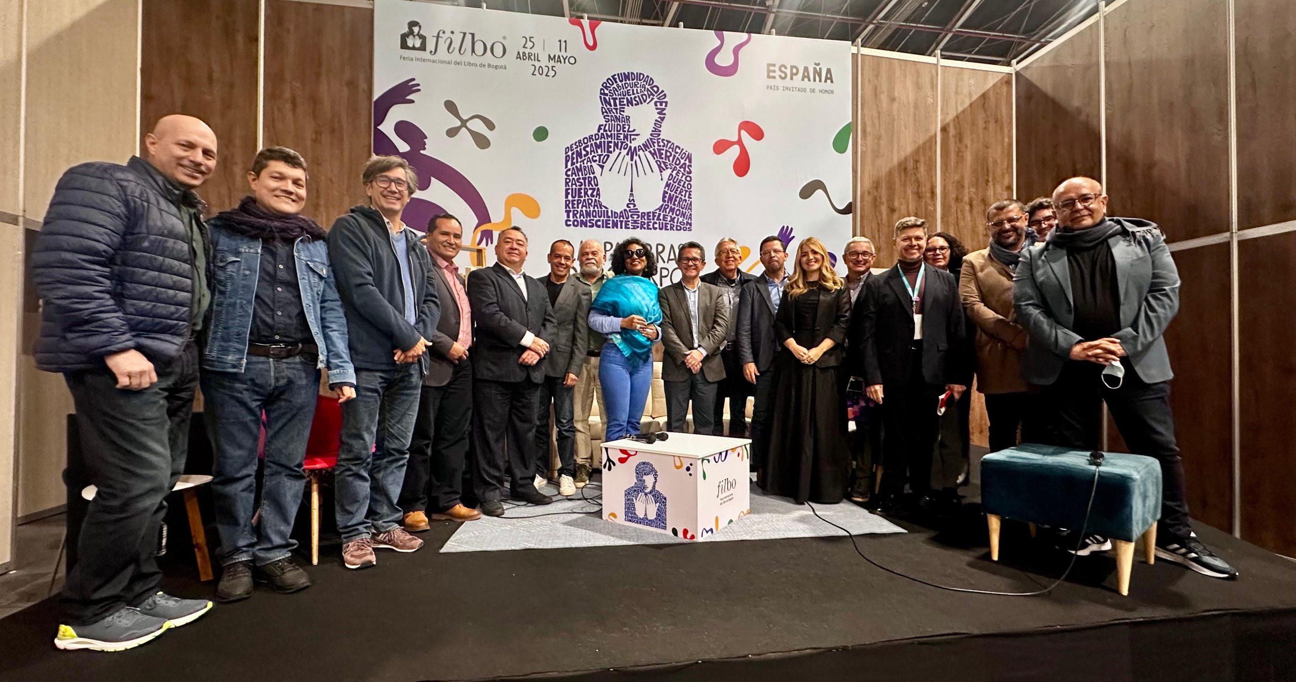 La Universidad Tecnológica de Pereira participa en la Feria Internacional del Libro de Bogotá FilBo 2025, consolidando su presencia en uno de los eventos culturales más importantes de Latinoamérica. Con más de 50 novedades editoriales y una representación inédita de las 10 facultades de la institución, la UTP hace de esta participación una experiencia académica, investigativa y literaria sin precedentes.