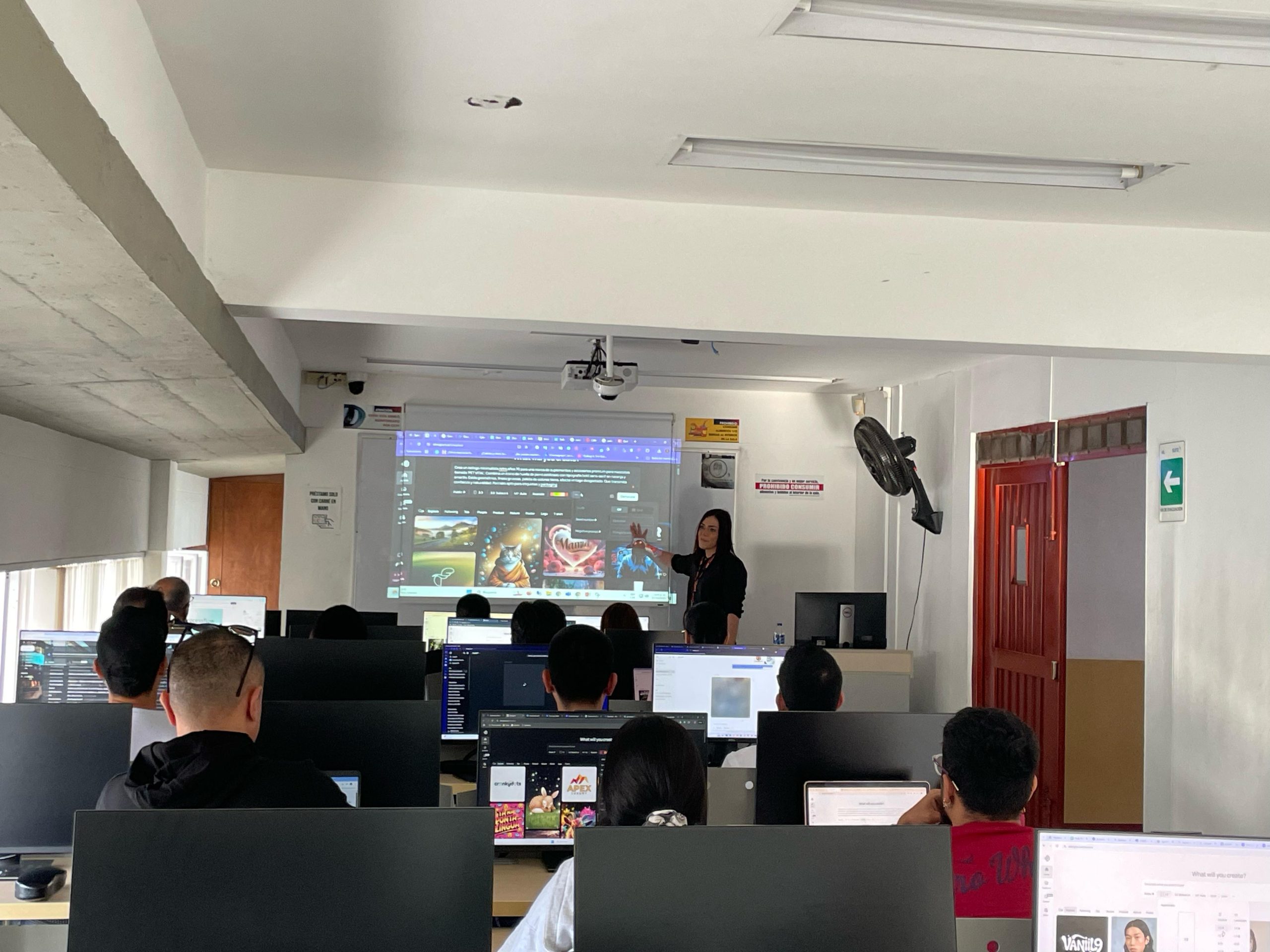 Desde el Centro de Recursos Informáticos y Educativos (CRIE), la Universidad Tecnológica de Pereira continúa fortaleciendo su oferta de formación en temas de vanguardia tecnológica, como la inteligencia artificial, con una propuesta orientada al desarrollo práctico de habilidades aplicables en contextos laborales y profesionales.