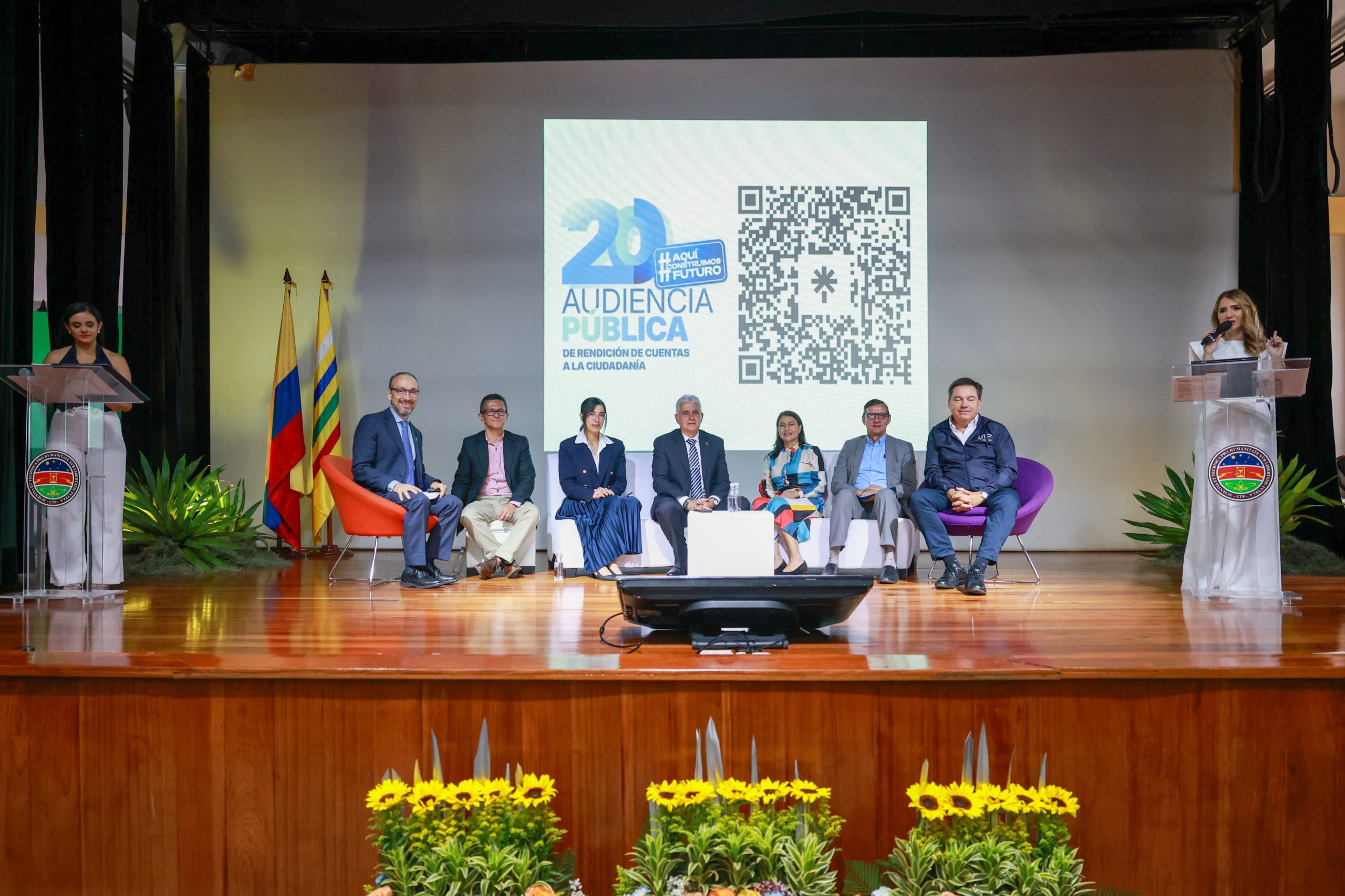 El Rector de la Universidad Tecnológica de Pereira, Luis Fernando Gaviria, en compañía del Rector Encargado durante el 2024, Francisco Uribe Gómez, presentó el Informe de Gestión del año anterior, en el marco del Plan de Desarrollo Institucional 2020–2028 “Aquí Construimos Futuro”, estructurado en cinco pilares estratégicos de gestión.