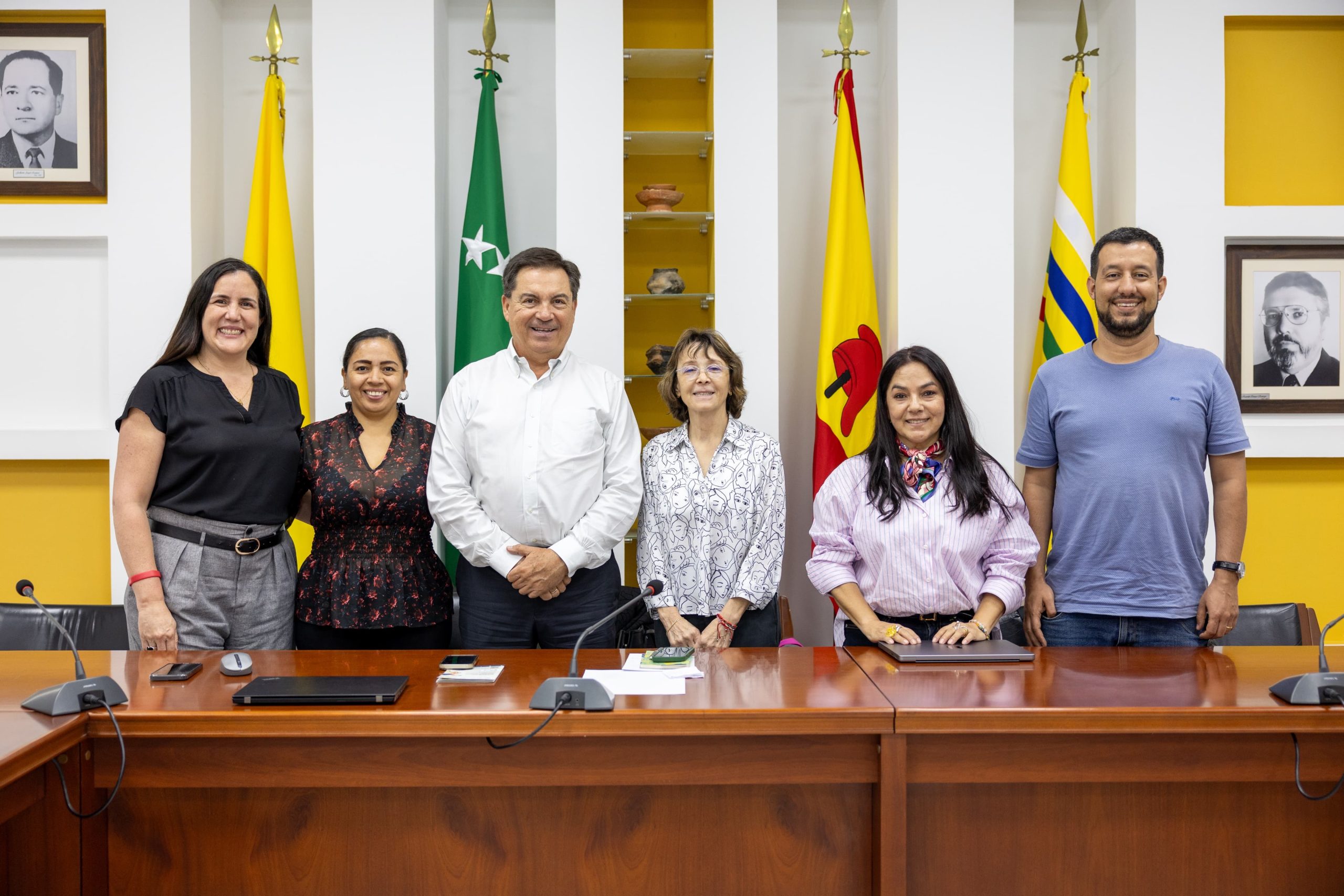 La Universidad Tecnológica de Pereira recibió la visita institucional de la rectora de la Universidad Piloto de Colombia, Ángela Gabriela Bernal Medina, en una jornada orientada a compartir experiencias, reconocer capacidades institucionales y proyectar alianzas estratégicas en beneficio de la educación superior, la investigación y el desarrollo del país.
